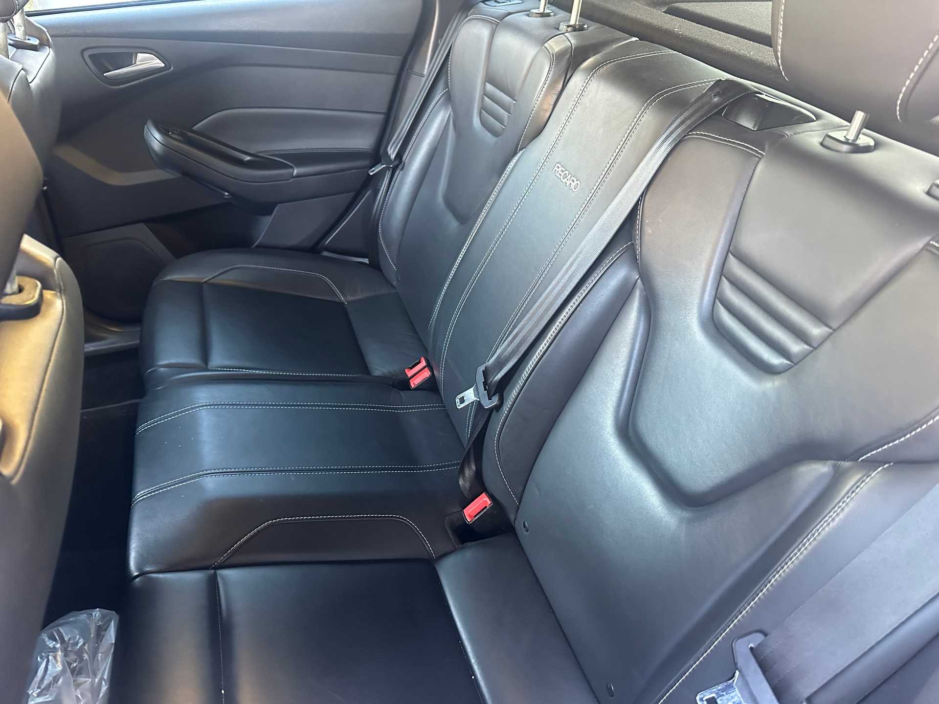 FORD Focus 2.0 SCTi ST-3-image-4