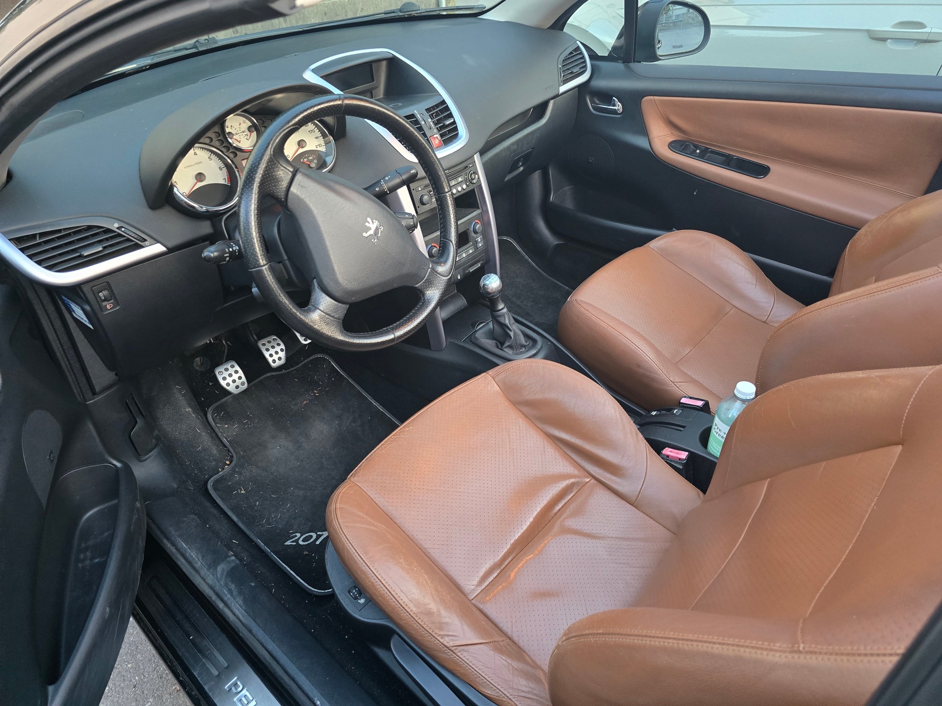 PEUGEOT 207 CC 1.6 16V Turbo Sport-image-3
