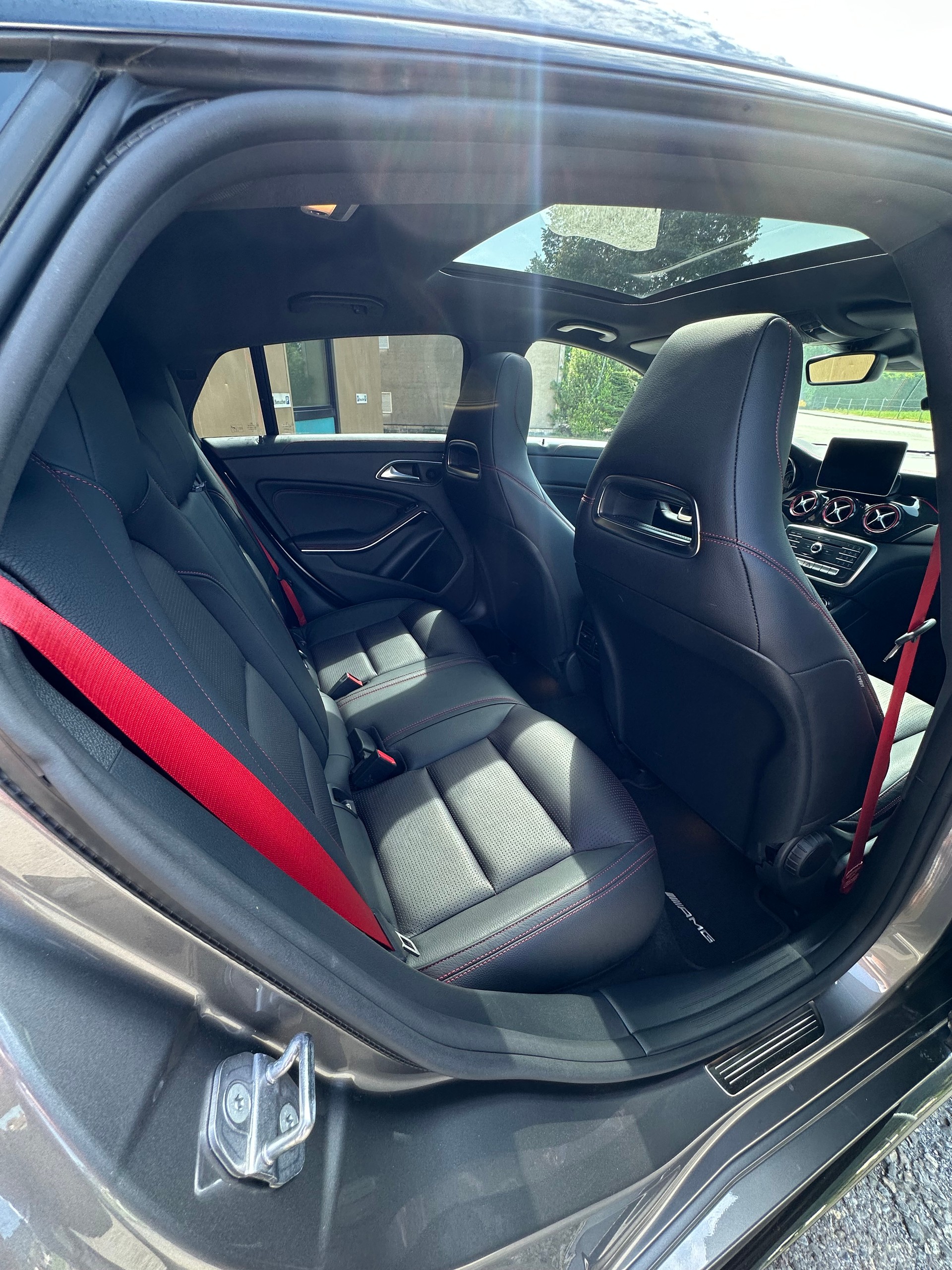 MERCEDES-BENZ CLA 45 AMG 4matic+-image-12