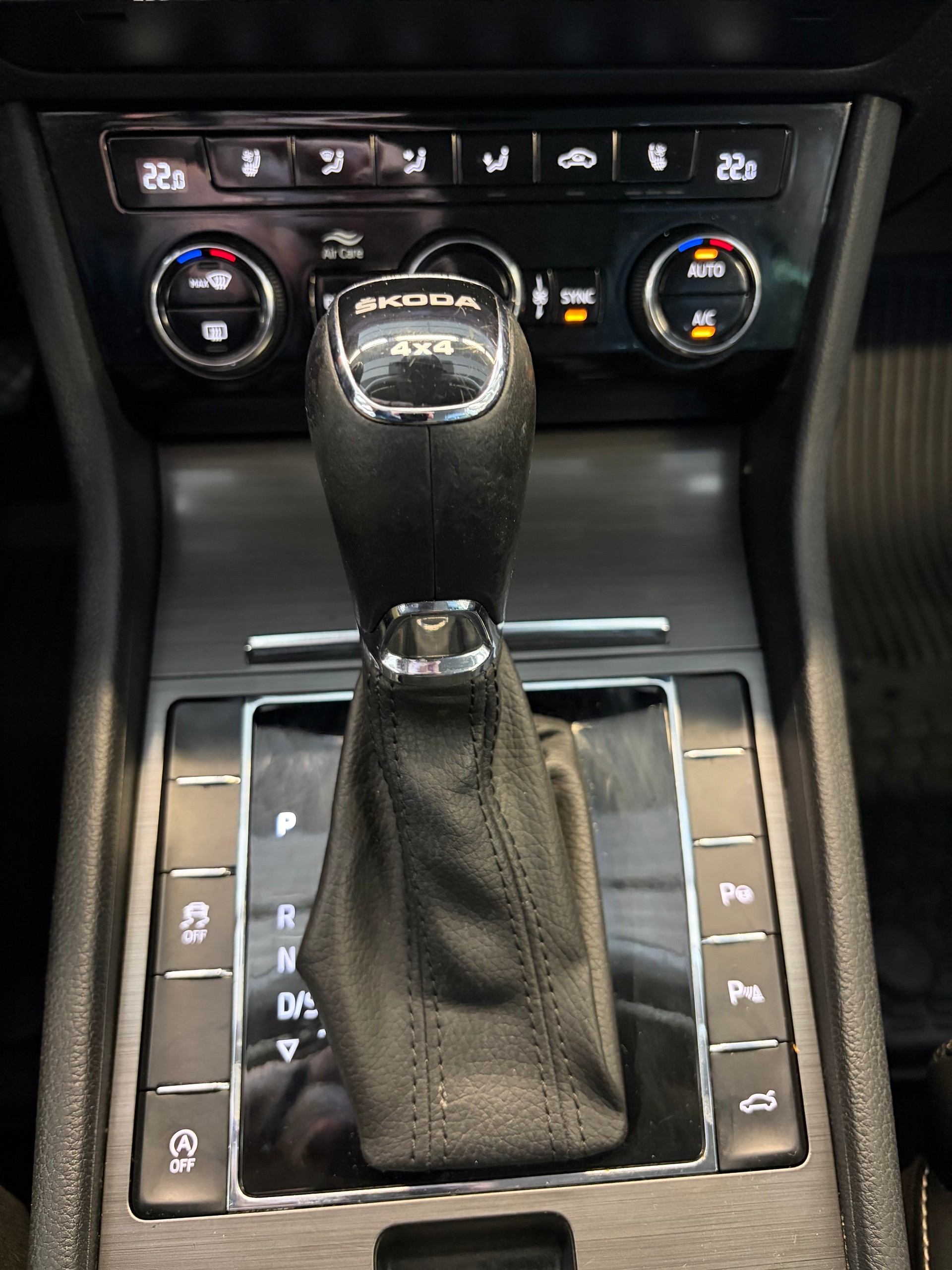 SKODA Superb Combi 2.0 TDi Style 4x4 DSG | CH Fahrzeug | mySkoda Pack | Kessy | Belüftete Sitz | DAB+ | Navi Columbus 9.2" |-image-18