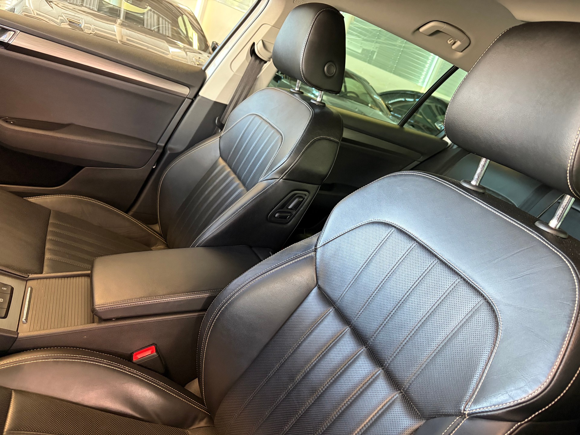 SKODA Superb Combi 2.0 TDi Style 4x4 DSG | CH Fahrzeug | mySkoda Pack | Kessy | Belüftete Sitz | DAB+ | Navi Columbus 9.2" |-image-12