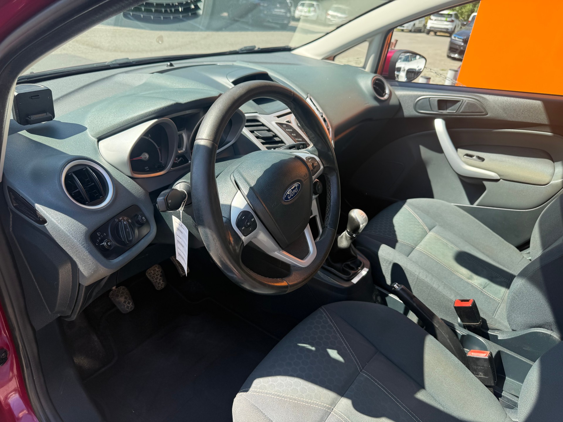 FORD Fiesta 1.6 16V TDCi Titanium-image-5