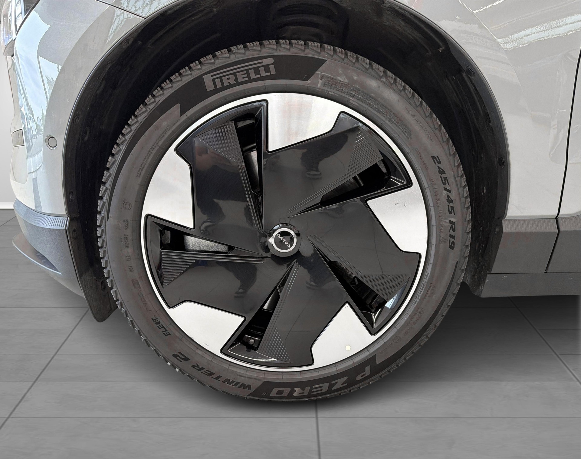 VOLVO EX 30 E60 Twin Ultra Performanc-image-6