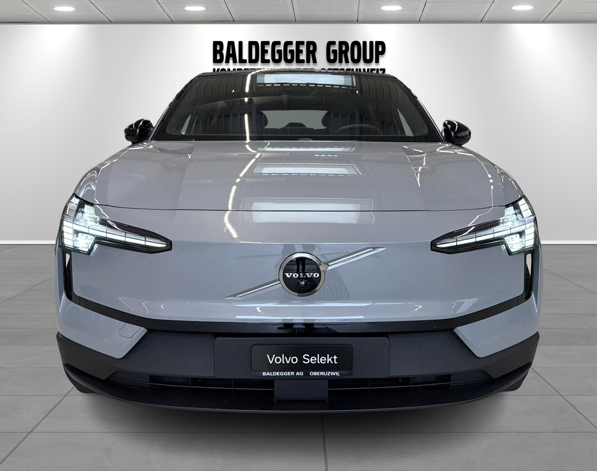 VOLVO EX 30 E60 Twin Ultra Performanc-showroom-element-3