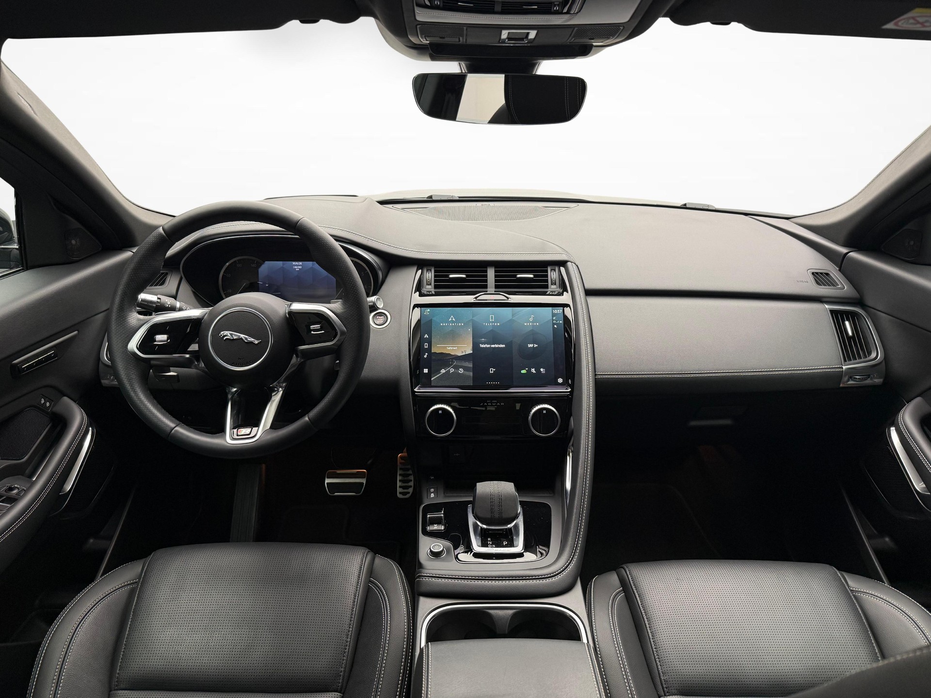 JAGUAR E-Pace 2.0 I4 250 R-Dynamic SE AWD-image-8