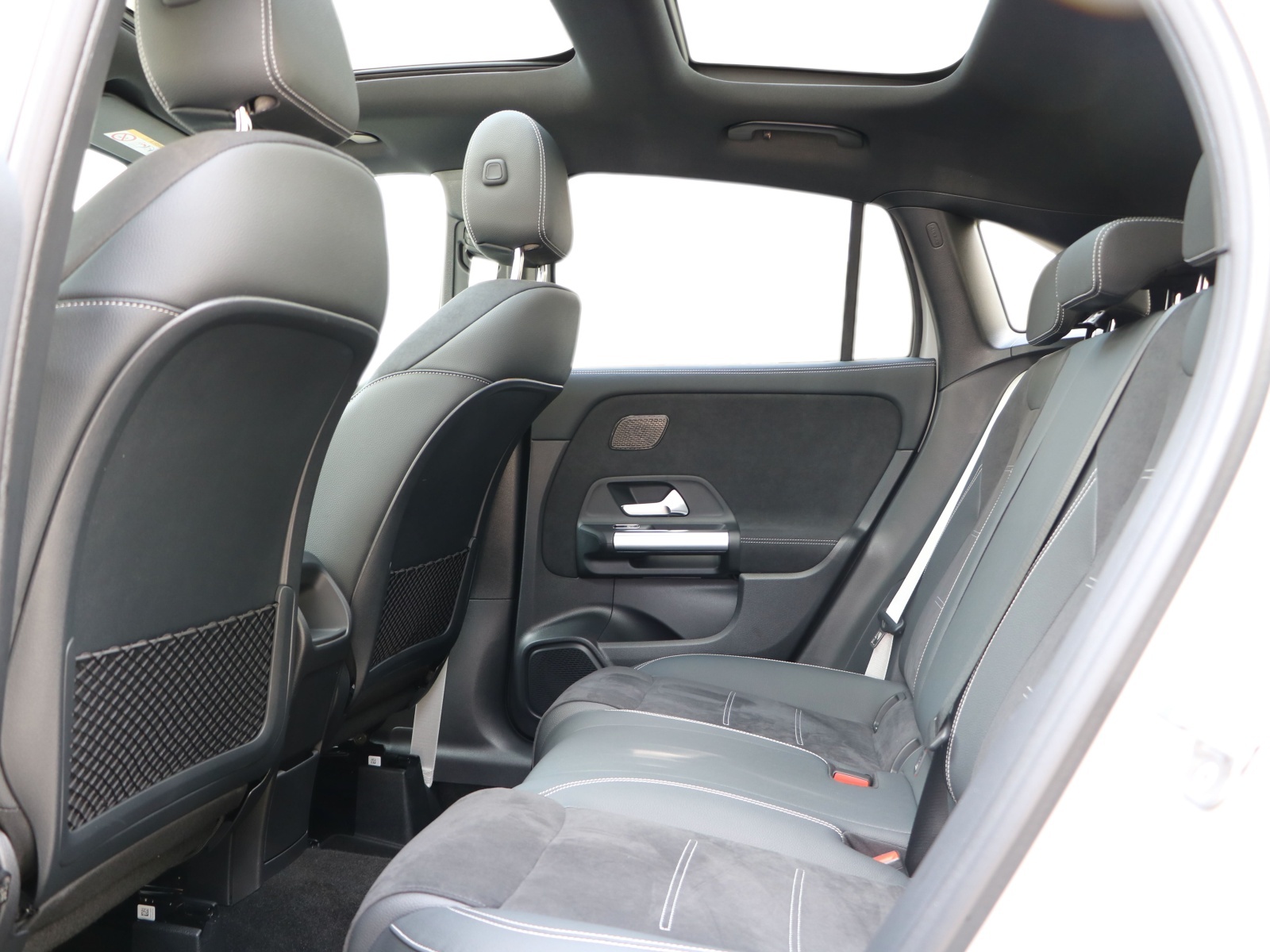 MERCEDES-BENZ GLA 250 4Matic 8G-DCT AMG-Line Edition Pack-image-9