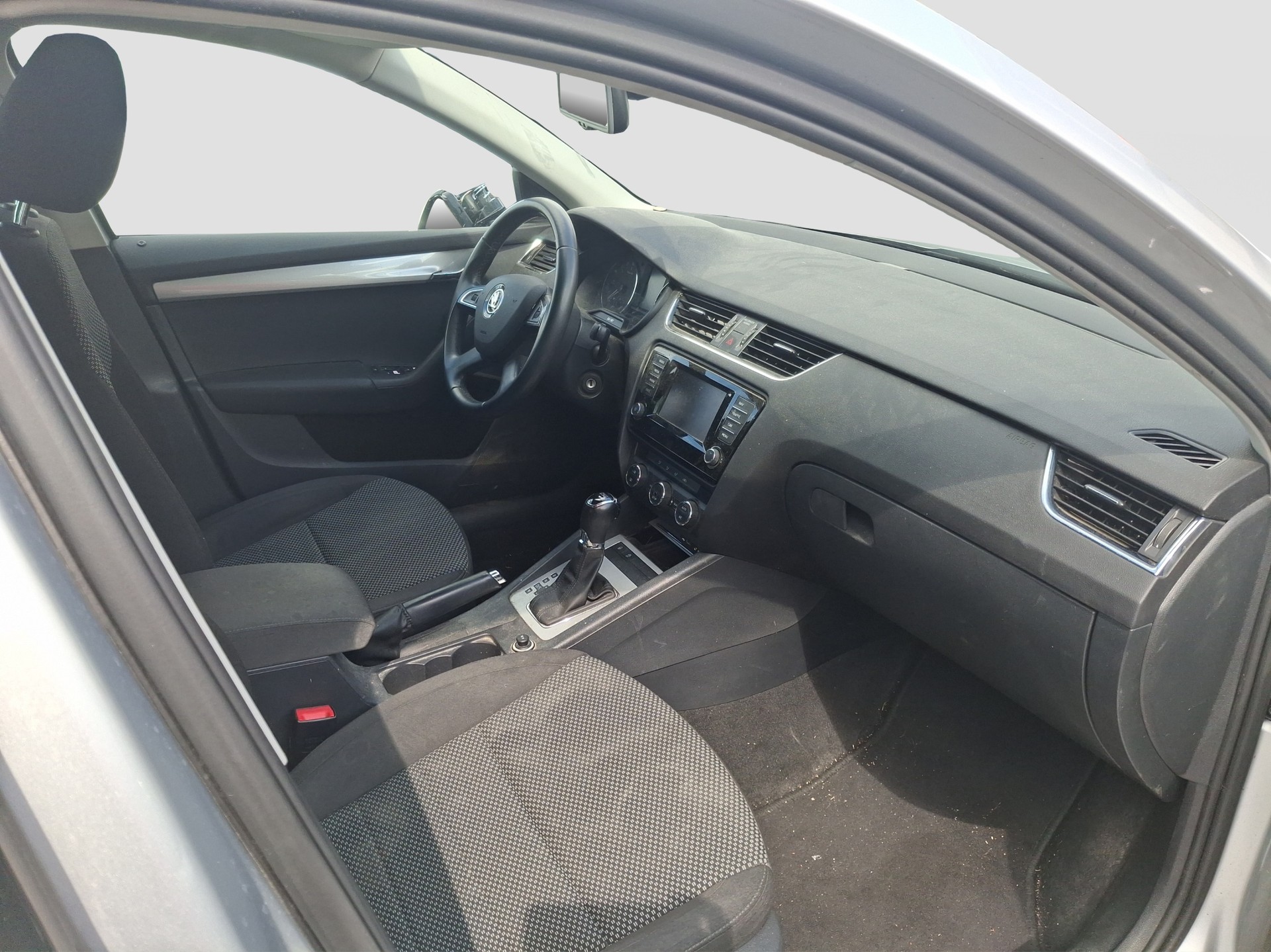 SKODA Octavia Combi 1.6 TDI Ambition DSG-image-6
