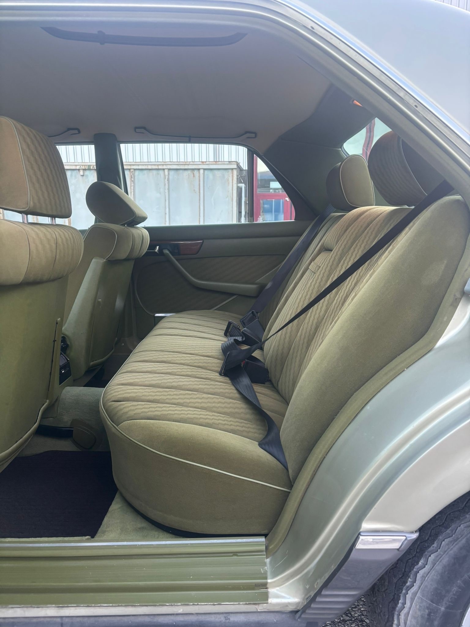 MERCEDES-BENZ 500 SE-image-15
