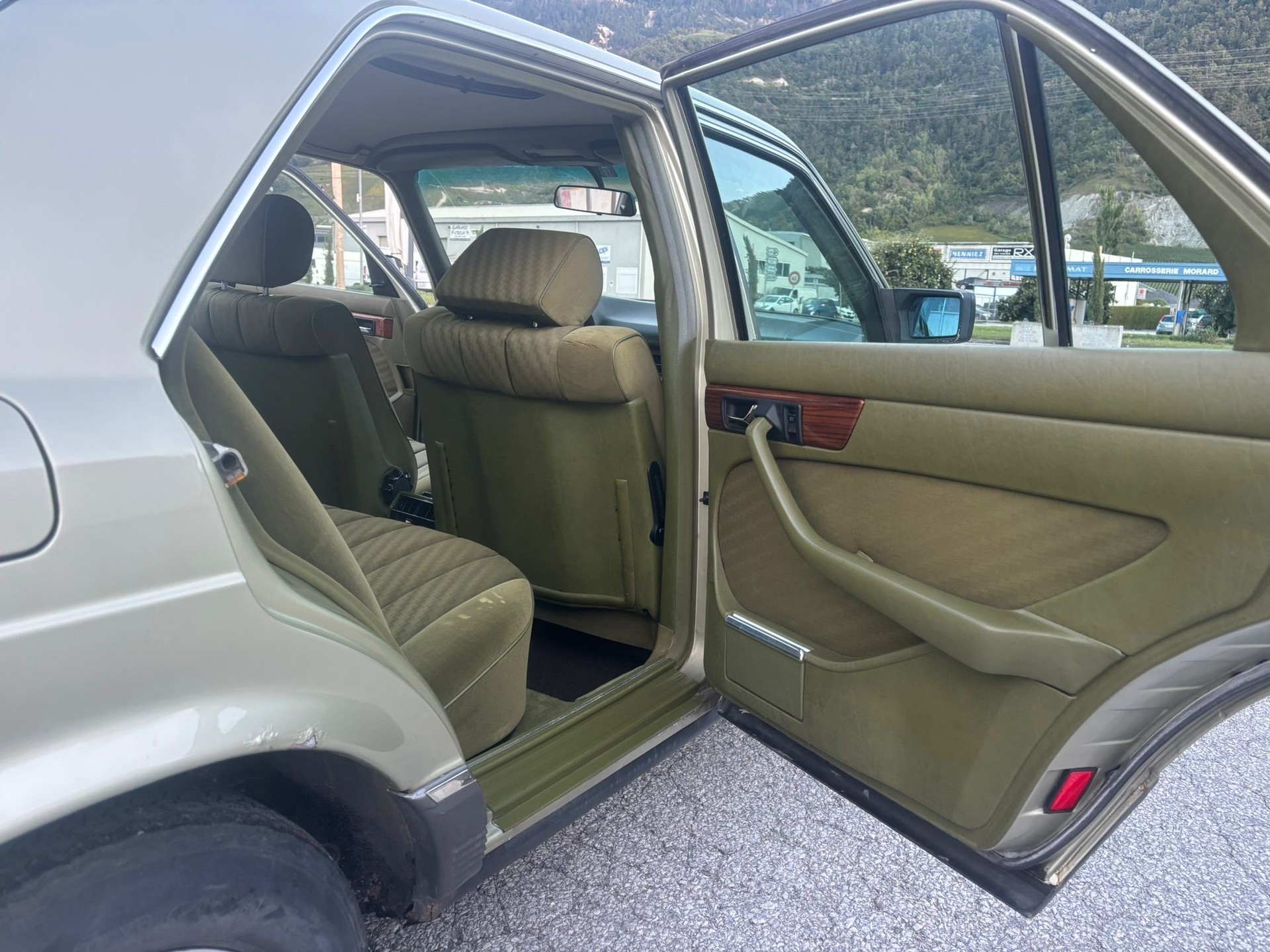 MERCEDES-BENZ 500 SE-image-13