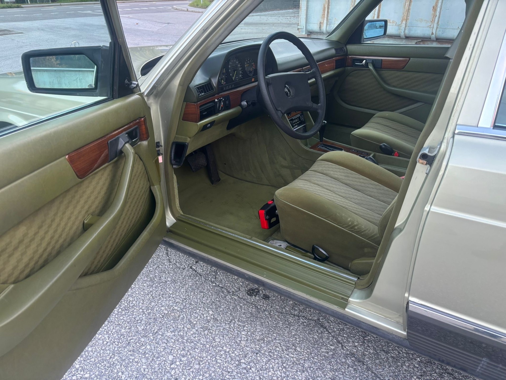 MERCEDES-BENZ 500 SE-image-10
