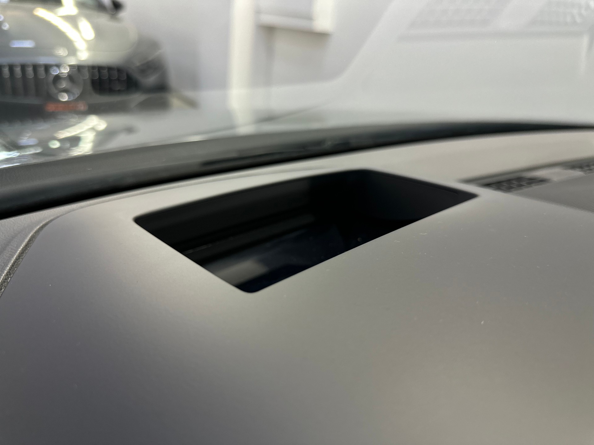 VW Golf 2.0 TDI R-Line DSG 4Motion-image-19