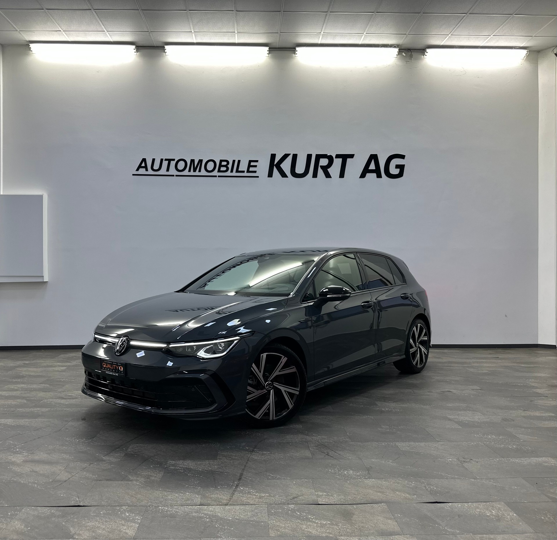 VW Golf 2.0 TDI R-Line DSG 4Motion-image-0