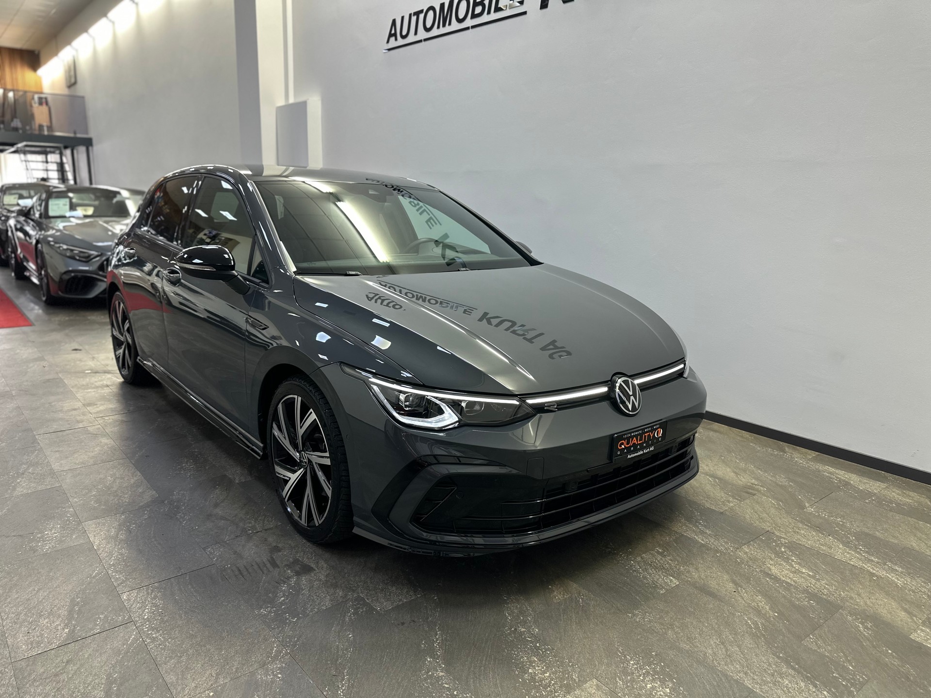 VW Golf 2.0 TDI R-Line DSG 4Motion-image-9