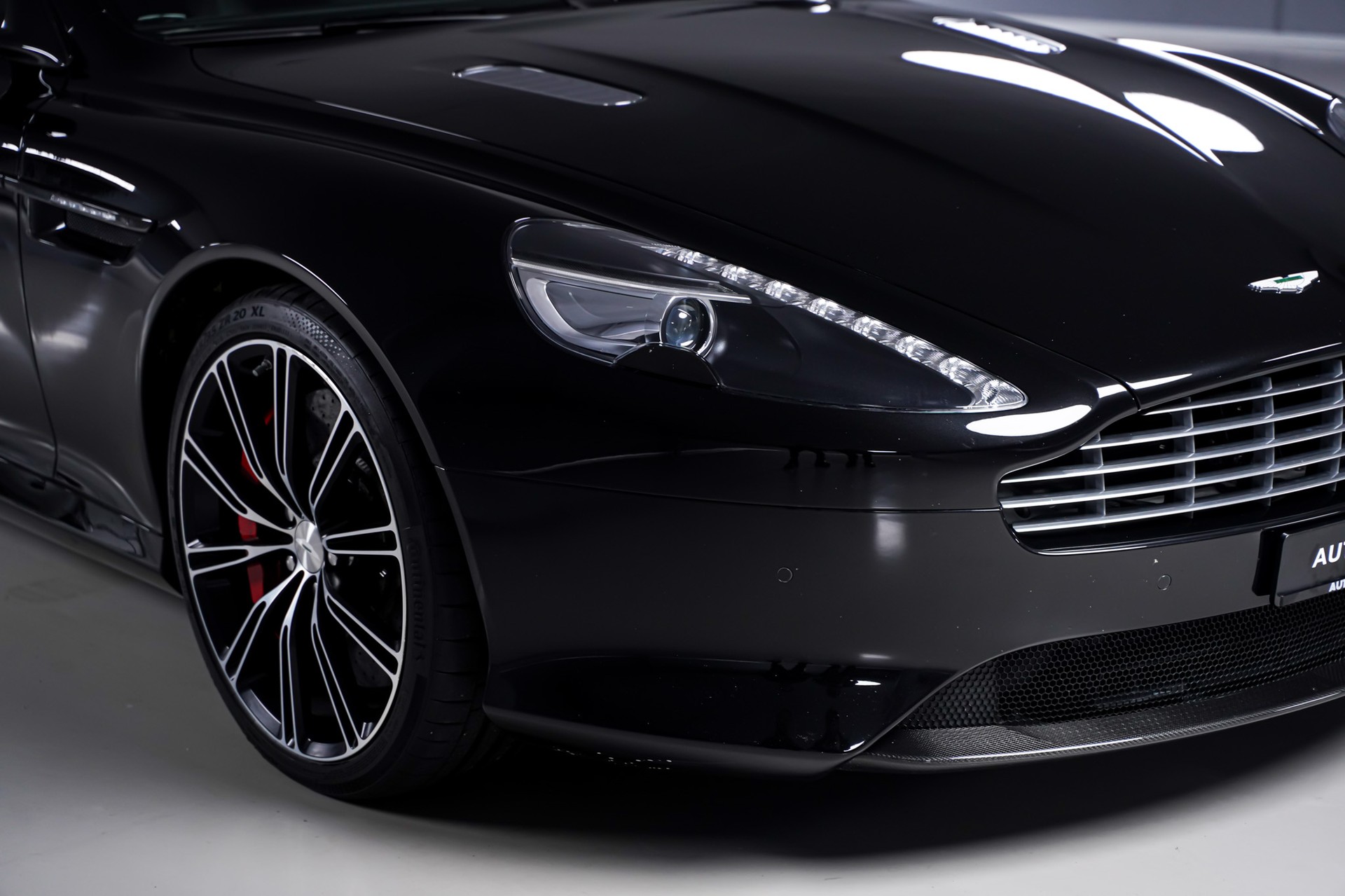 ASTON MARTIN DB9 Volante Carbon Black Touchtronic 2-image-3