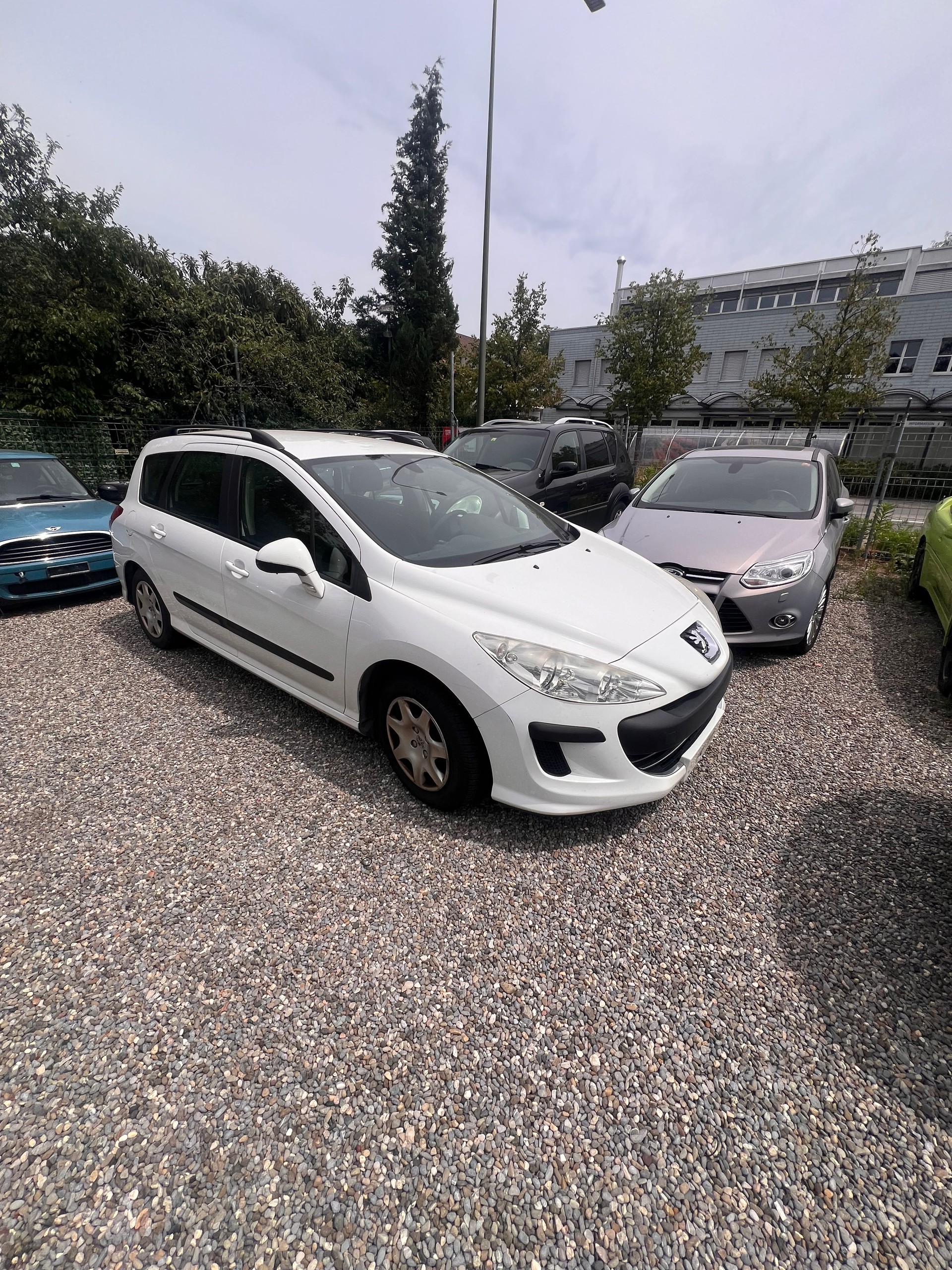 PEUGEOT 308 SW 1.6 HDI Trendy-image-1