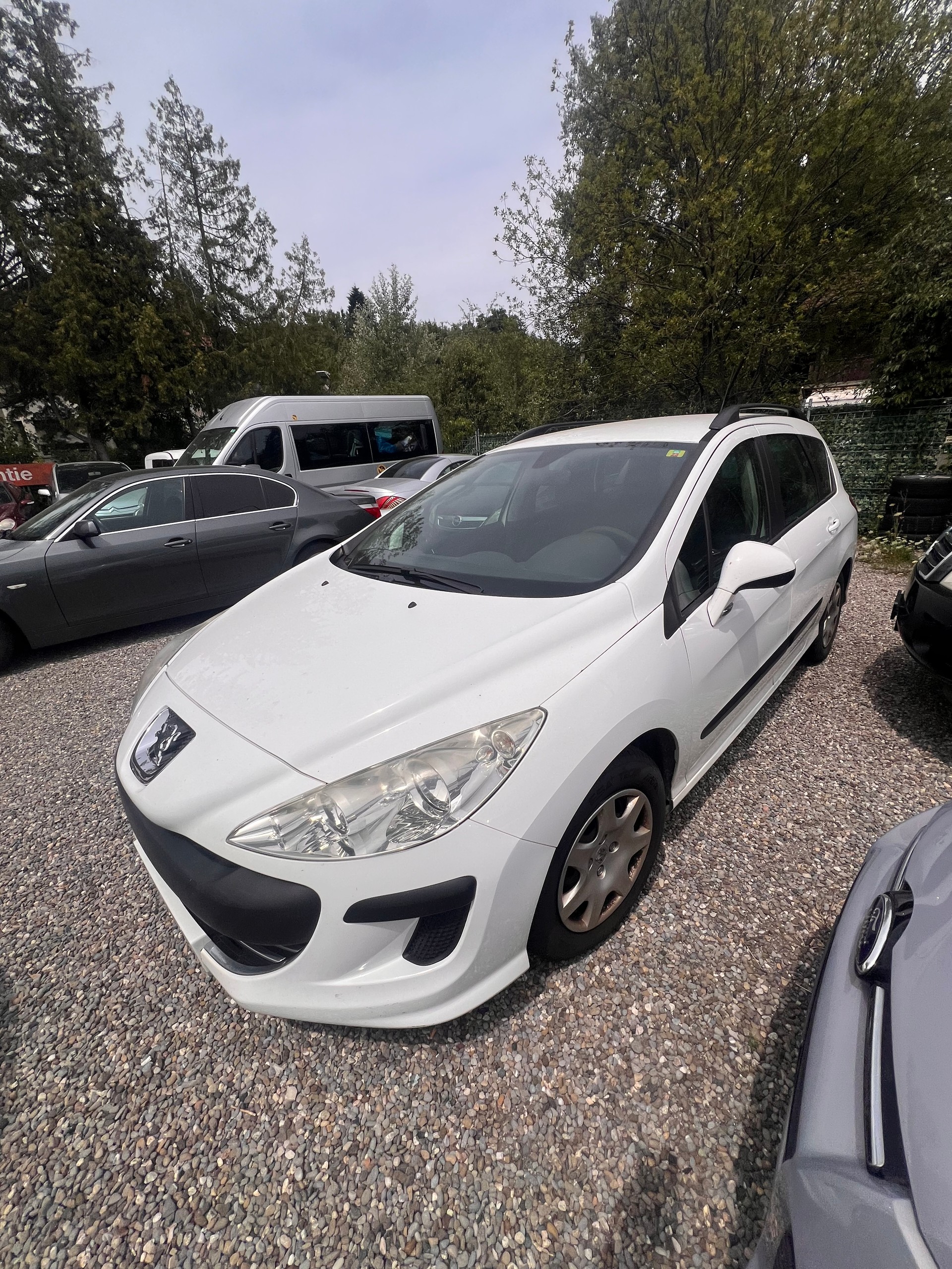 PEUGEOT 308 SW 1.6 HDI Trendy-image-2