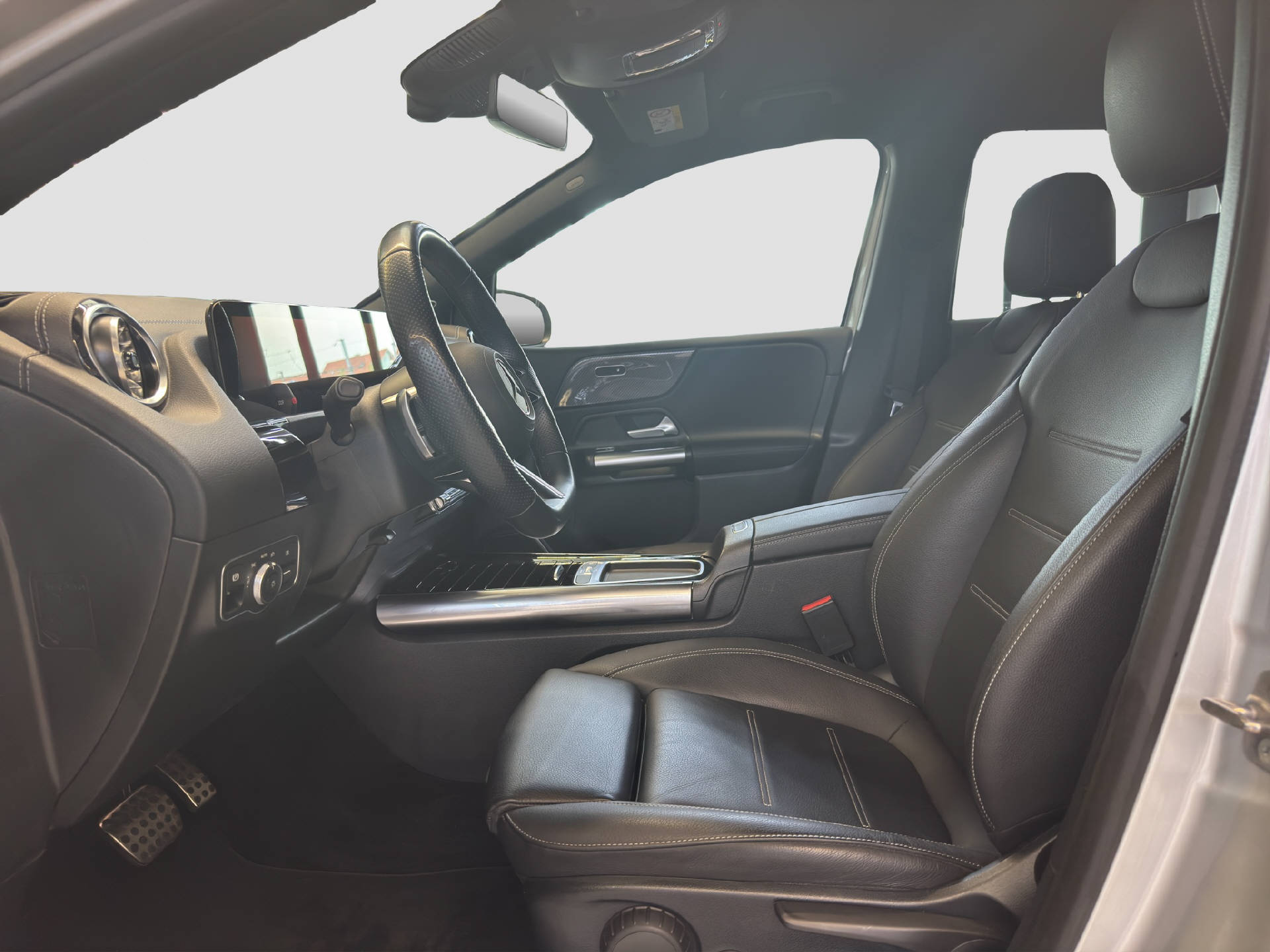 MERCEDES-BENZ B 200 AMG Line-image-6
