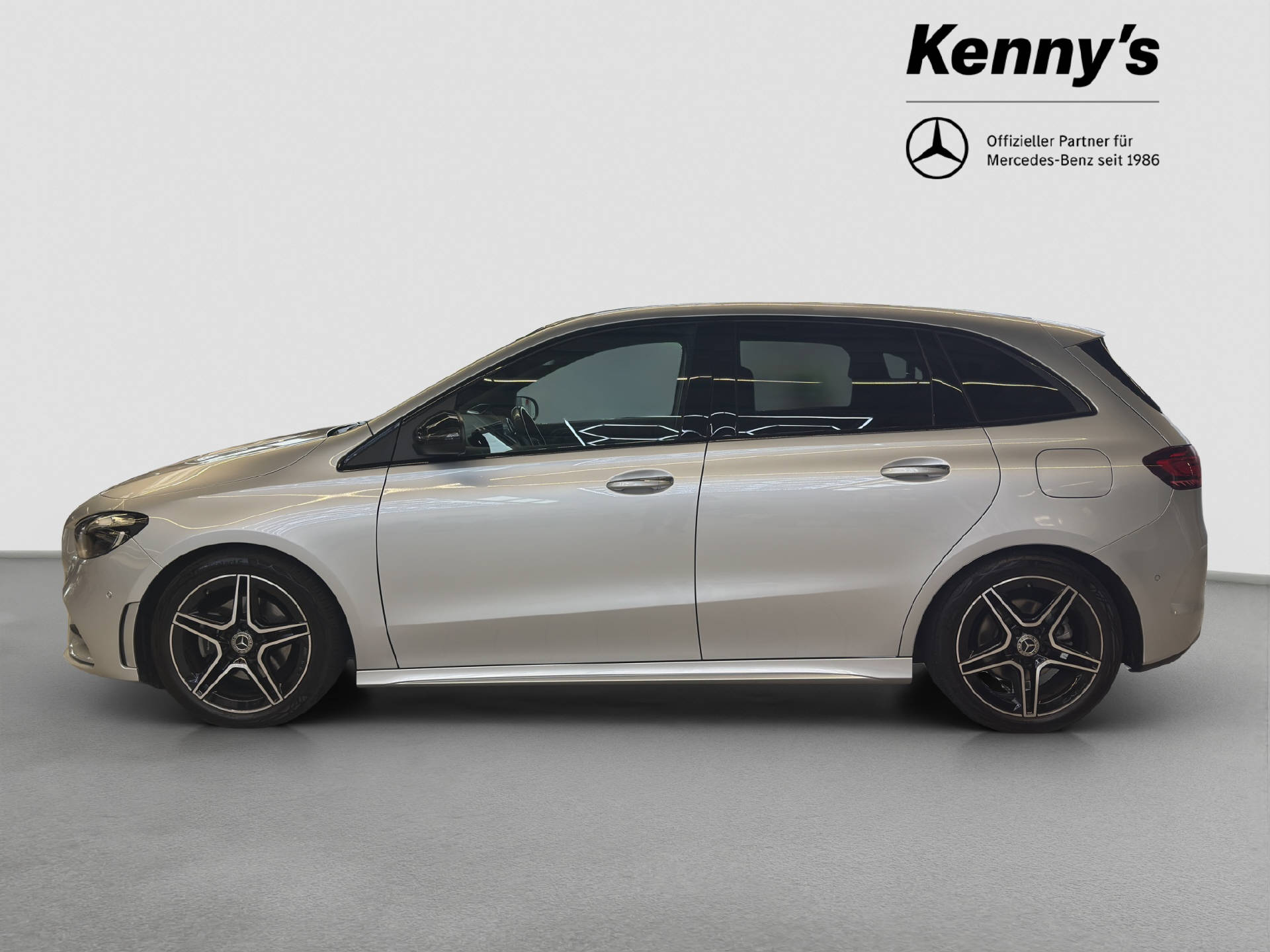 MERCEDES-BENZ B 200 AMG Line-showroom-element-2