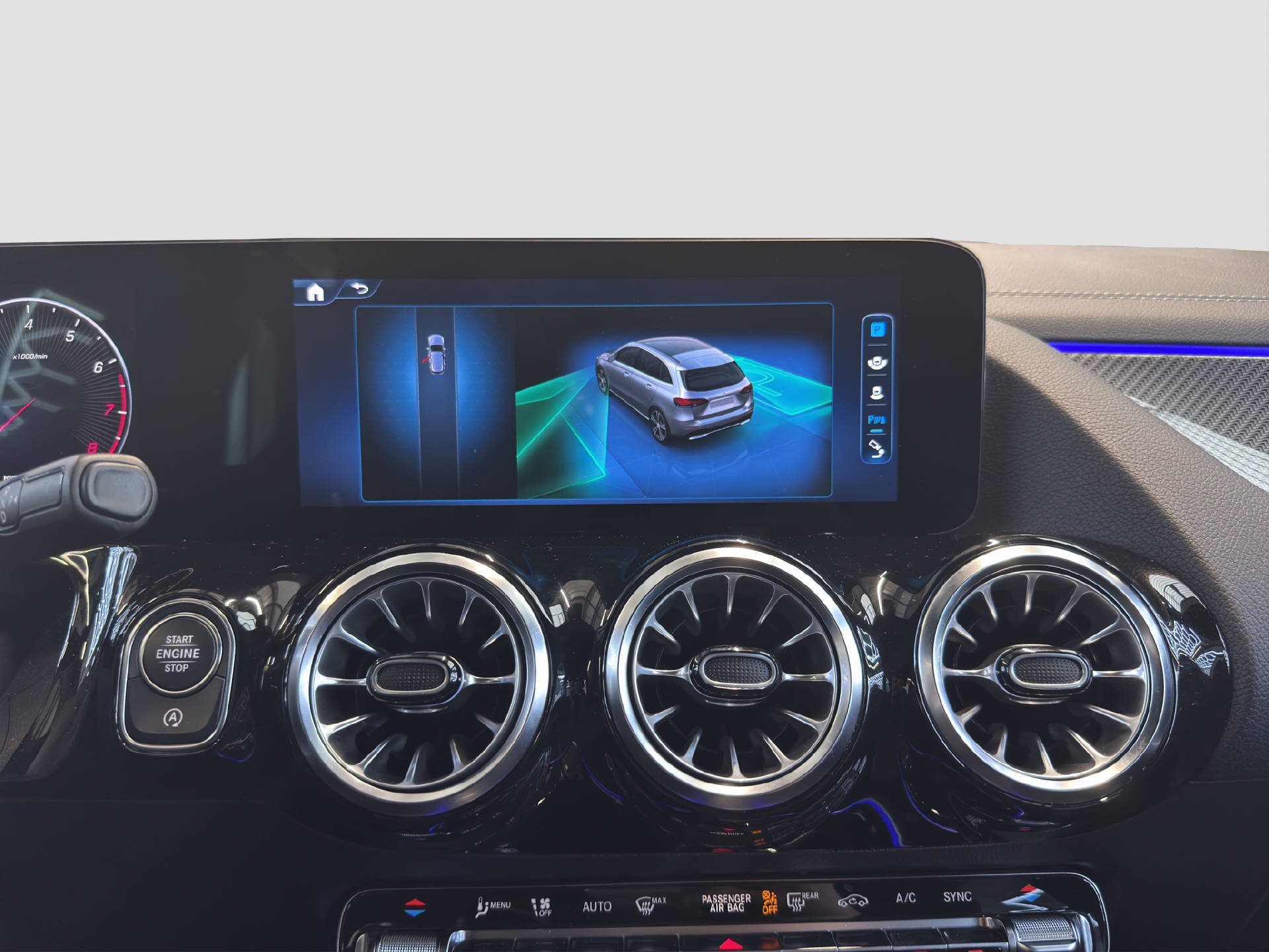 MERCEDES-BENZ B 200 AMG Line-image-10
