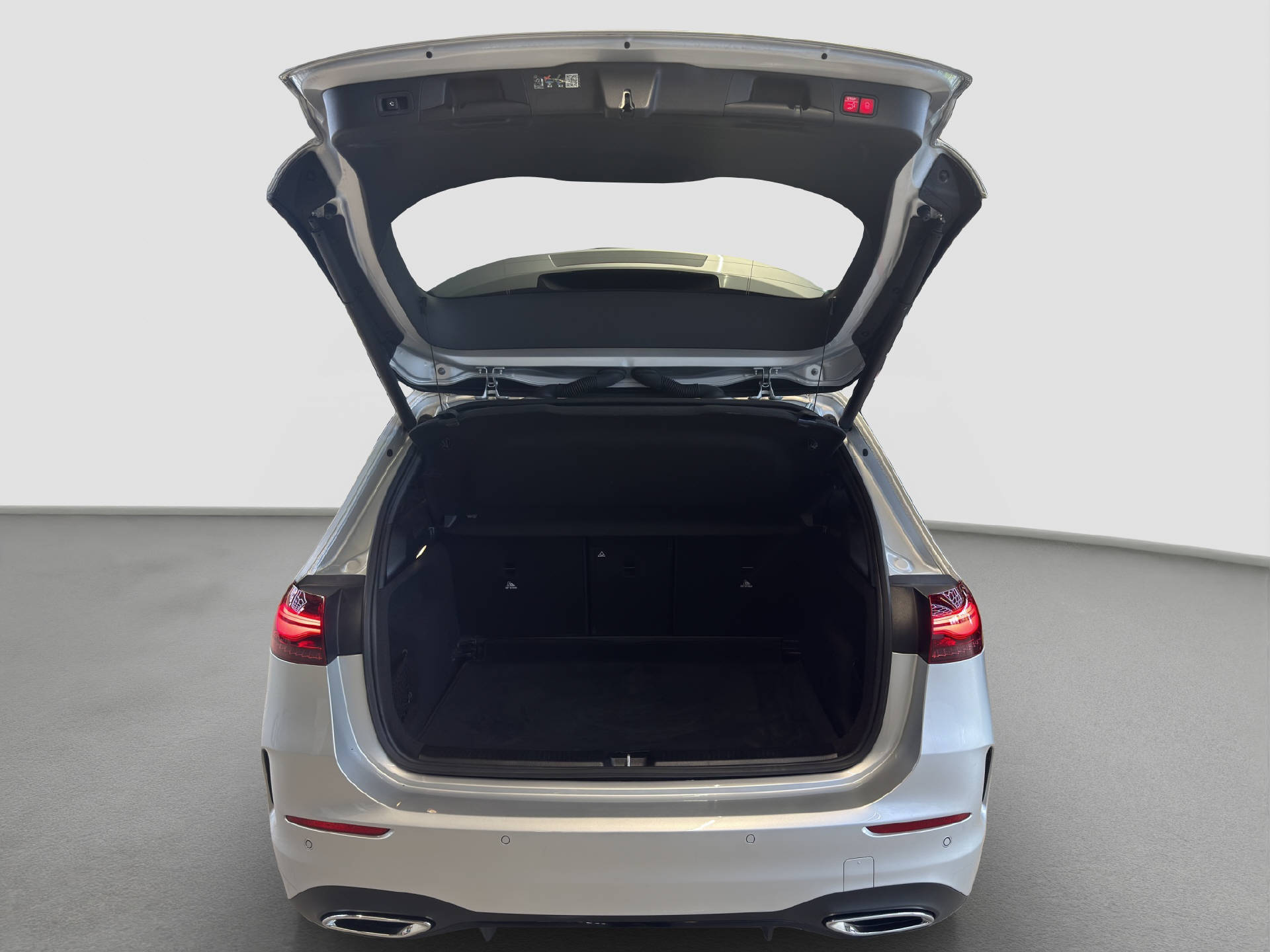 MERCEDES-BENZ B 200 AMG Line-image-13