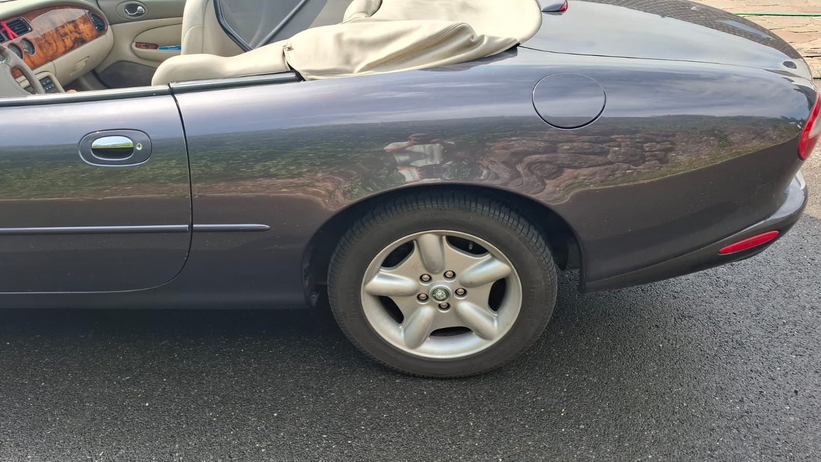 JAGUAR XK 8-image-12