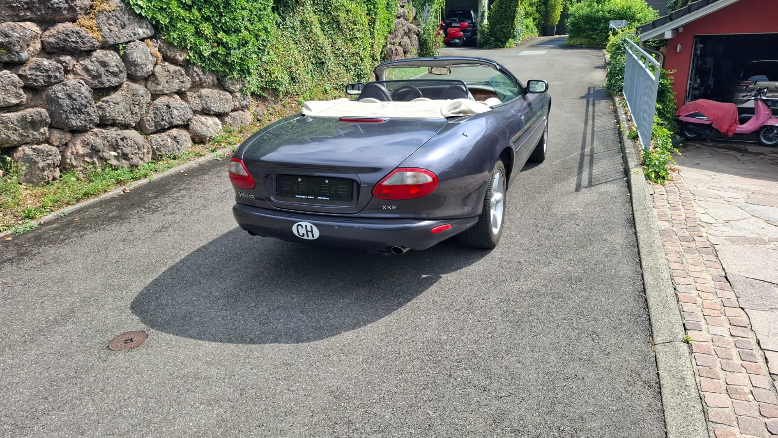 JAGUAR XK 8-image-1