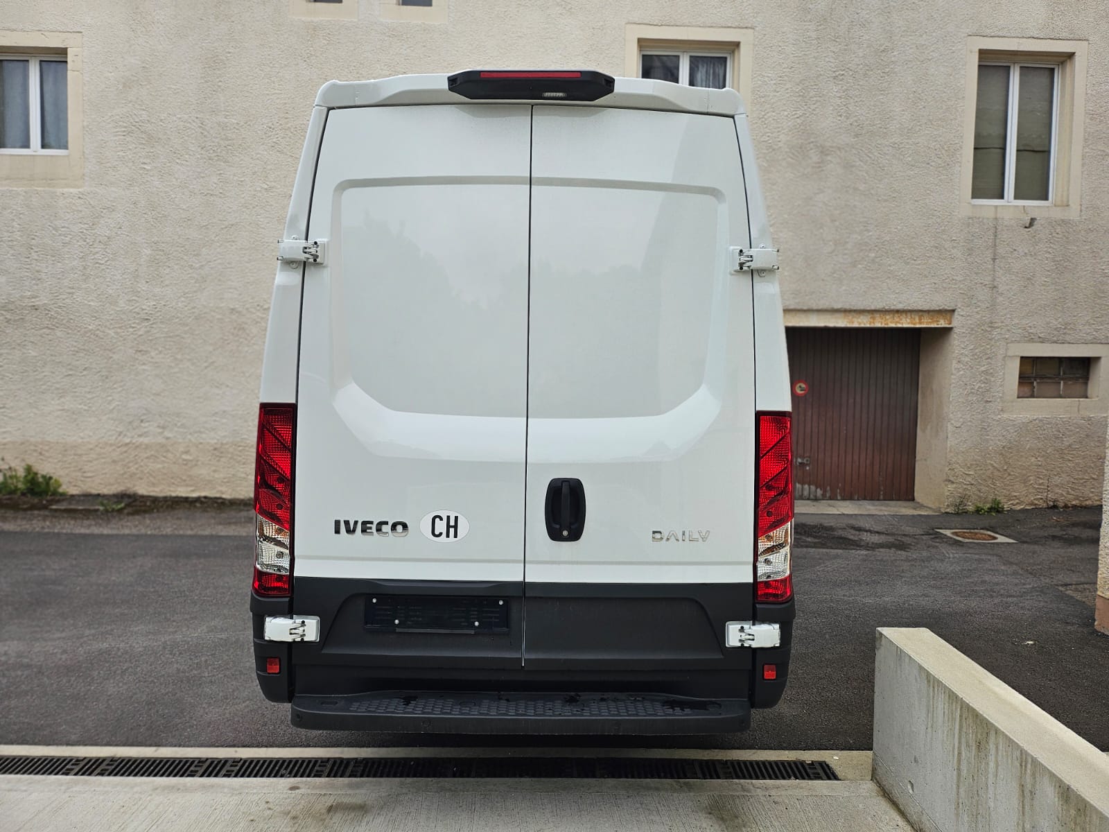 IVECO 35 S 16V MITTELLANG AUTOMAT leasing möglisch PREIS OHNE STEUER-image-1