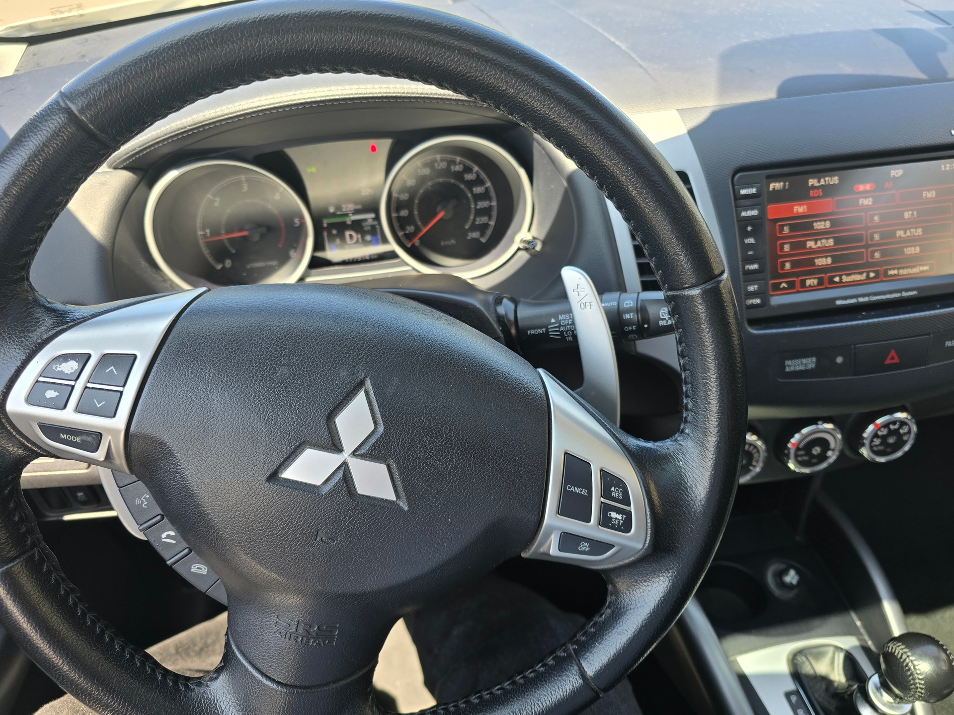MITSUBISHI Outlander 2.2 DID Intense 4WD TC-SST-image-8