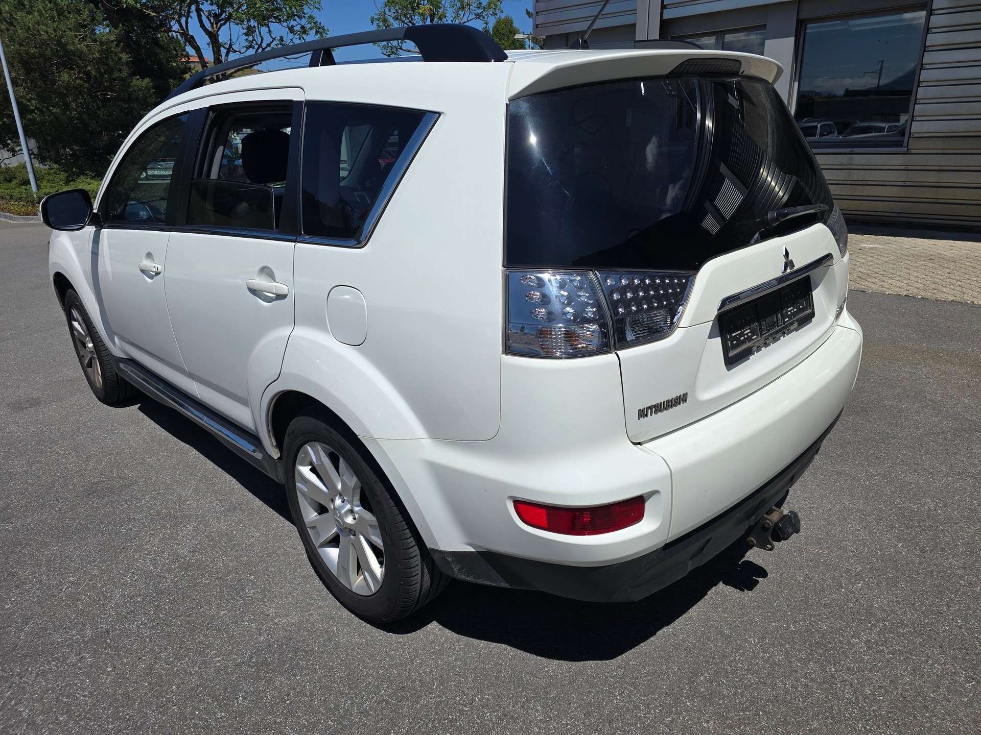MITSUBISHI Outlander 2.2 DID Intense 4WD TC-SST-image-6