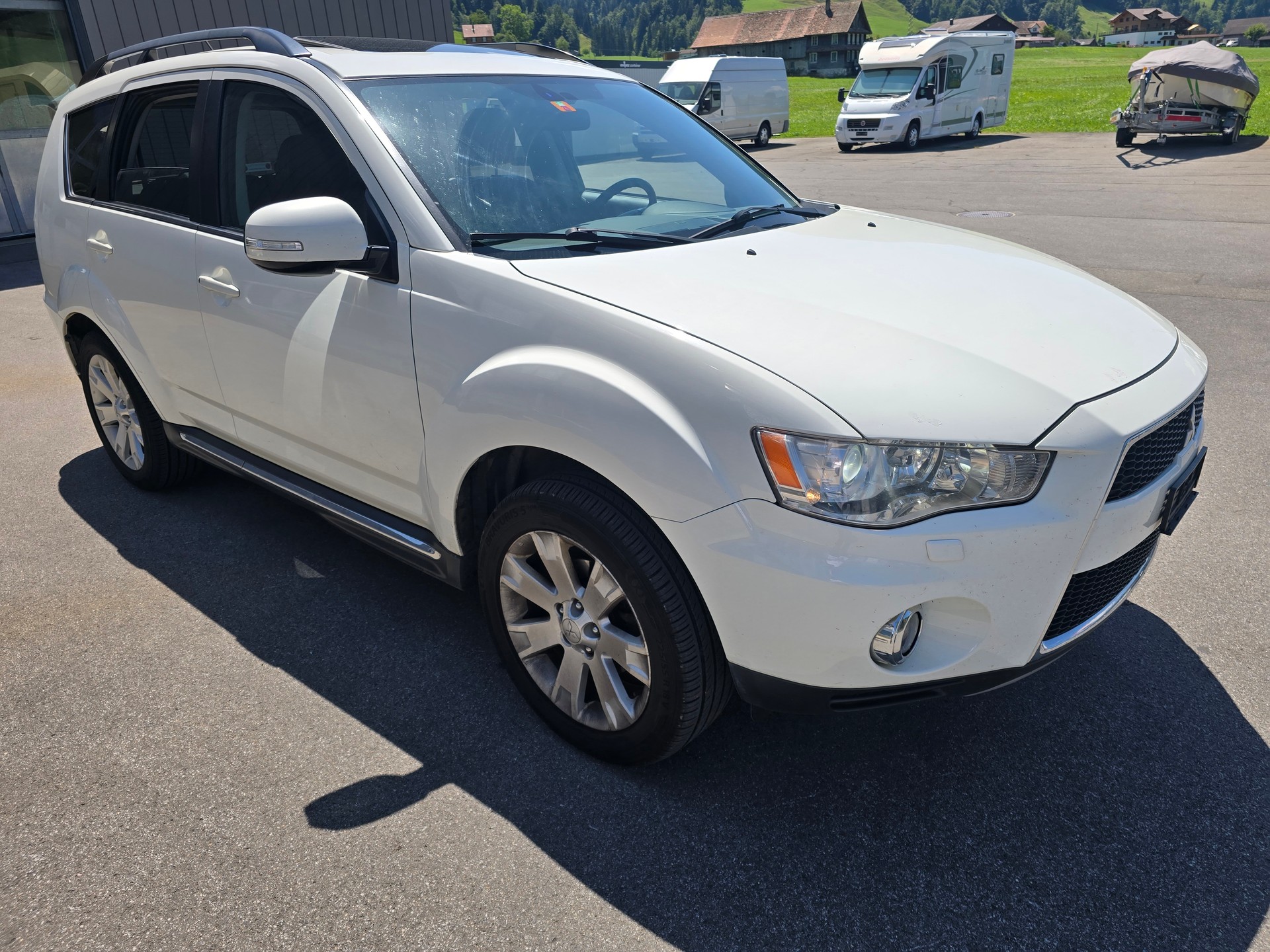 MITSUBISHI Outlander 2.2 DID Intense 4WD TC-SST-image-1