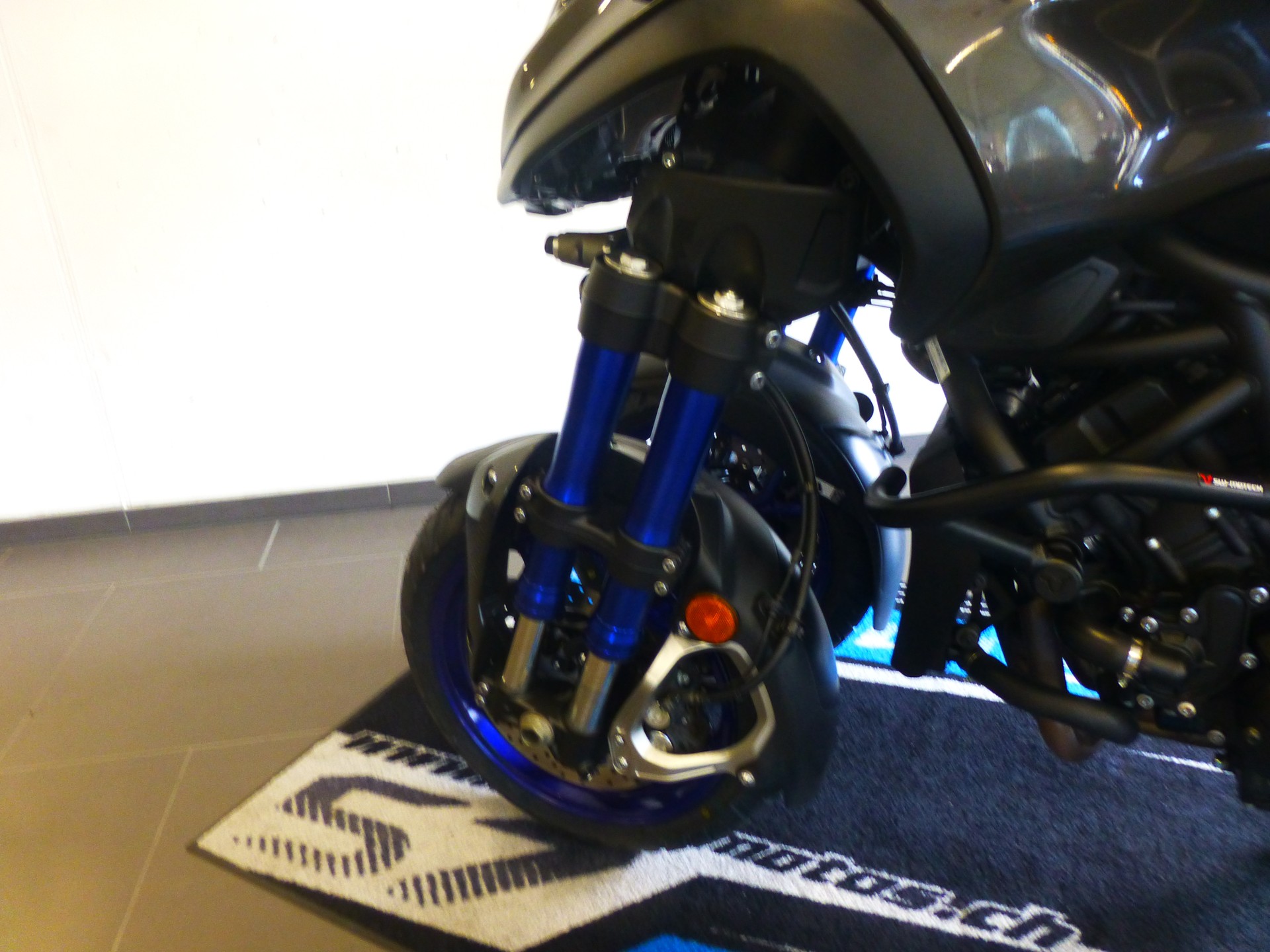 YAMAHA Niken-image-10