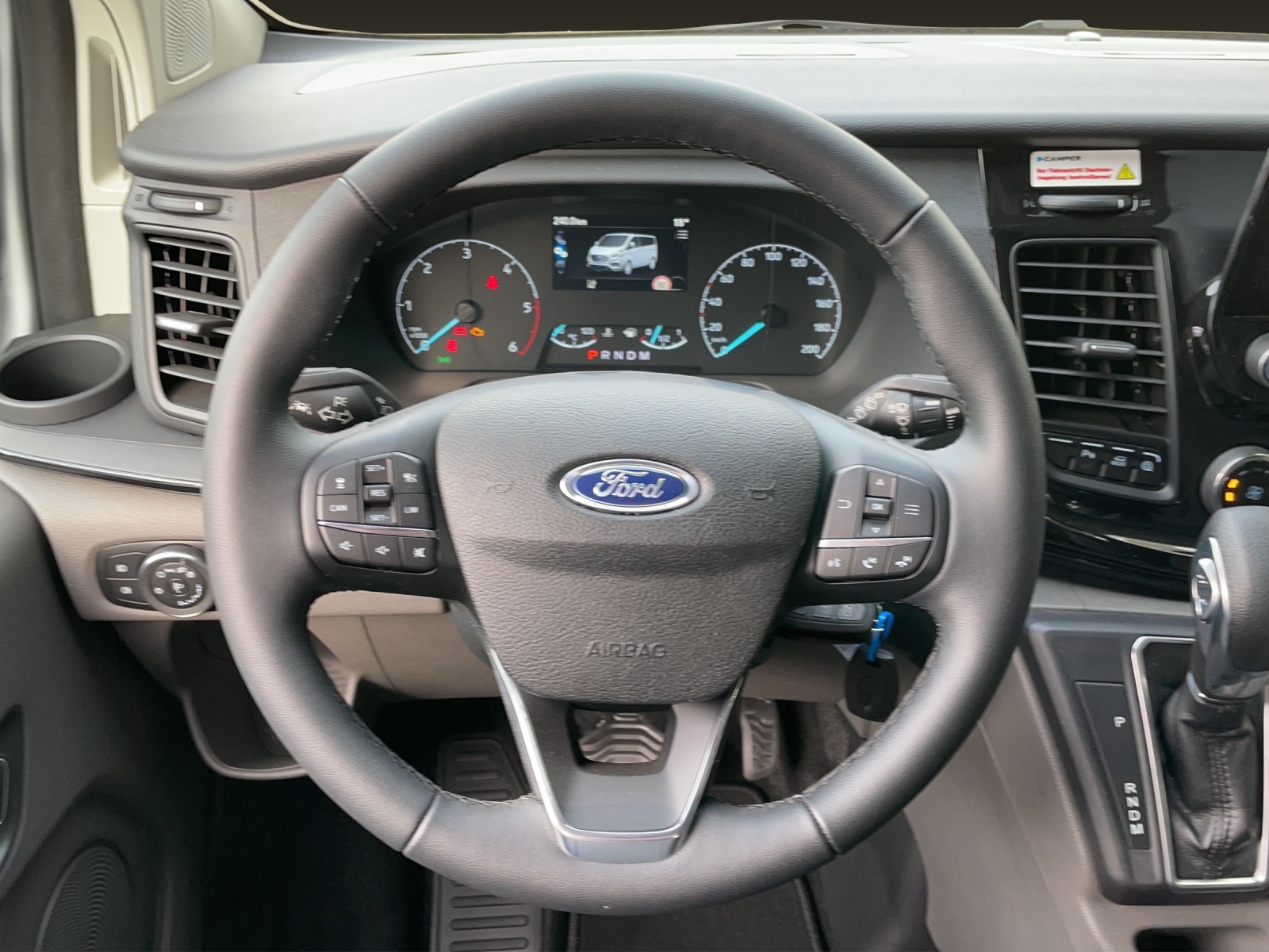 FORD Tourneo Custom Bus 320 L1 2.0 TDCi 185 Camper Trend Swiss Edition-image-7