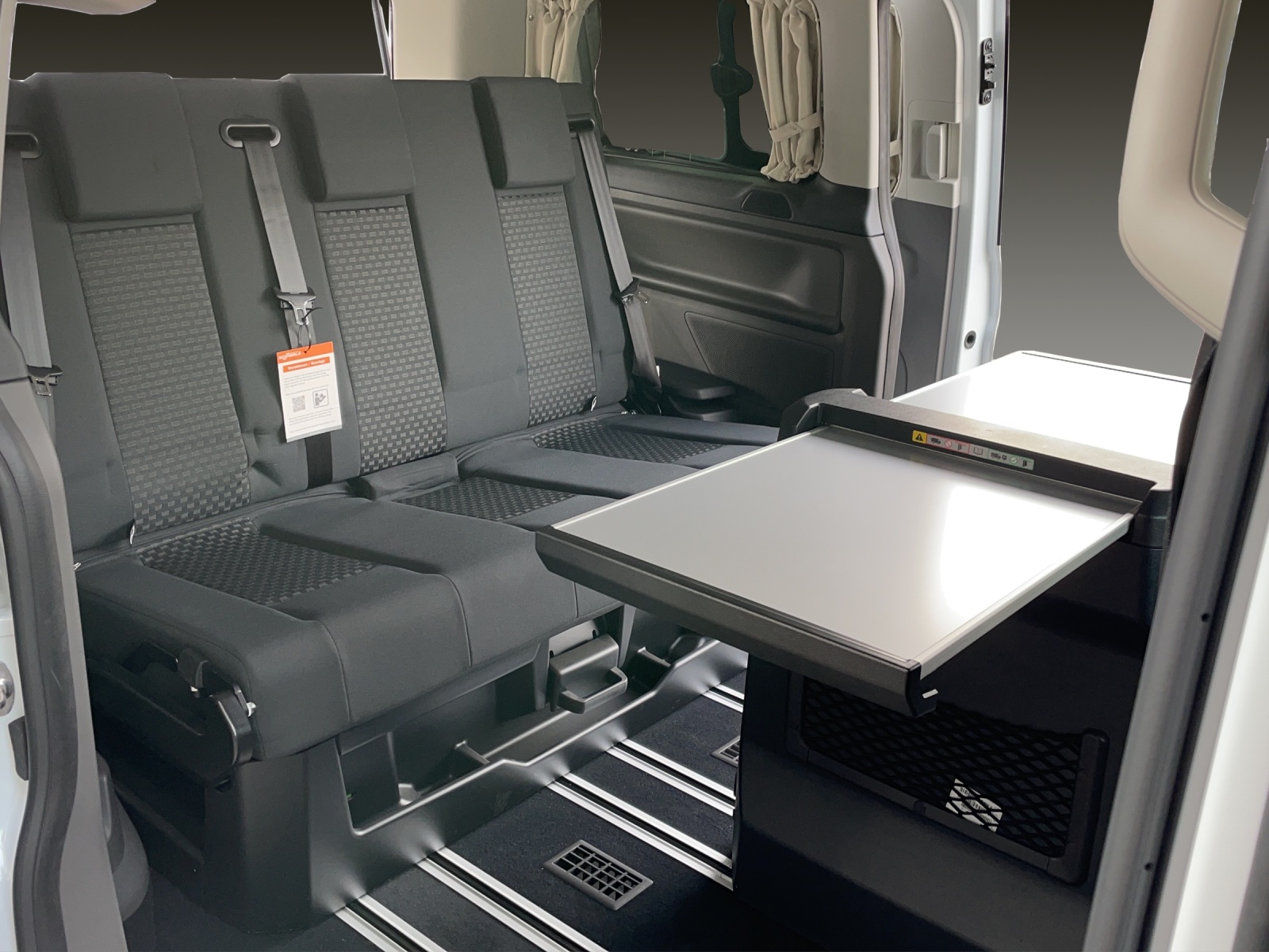 FORD Tourneo Custom Bus 320 L1 2.0 TDCi 185 Camper Trend Swiss Edition-image-11