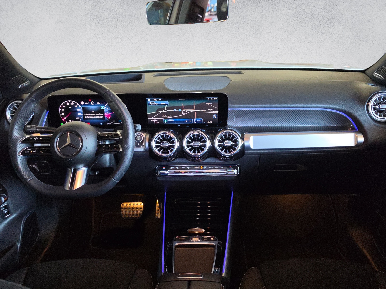 MERCEDES-BENZ GLB 220 4Matic AMG Line 8G-Tronic-image-8