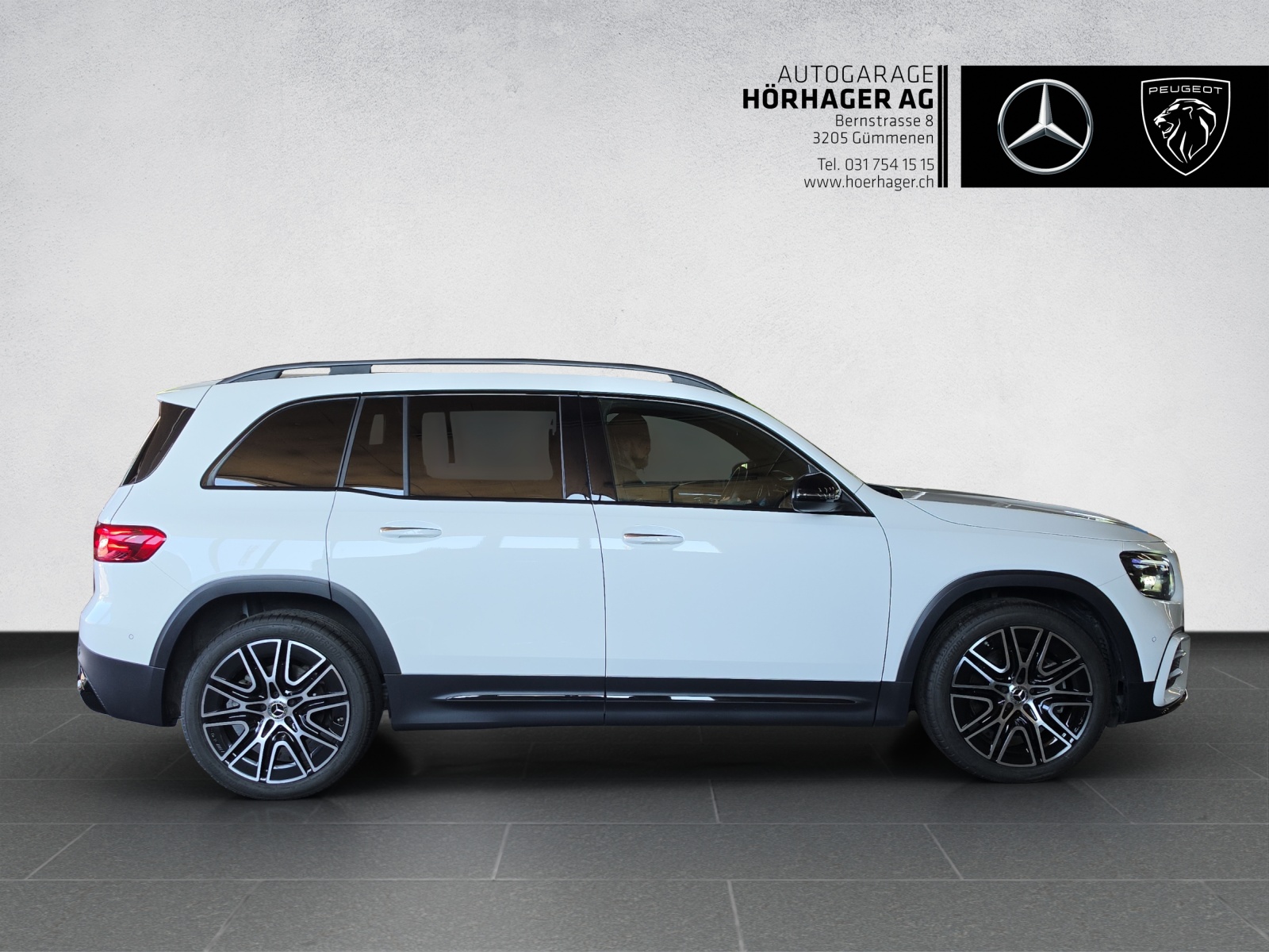 MERCEDES-BENZ GLB 220 4Matic AMG Line 8G-Tronic-showroom-element-1