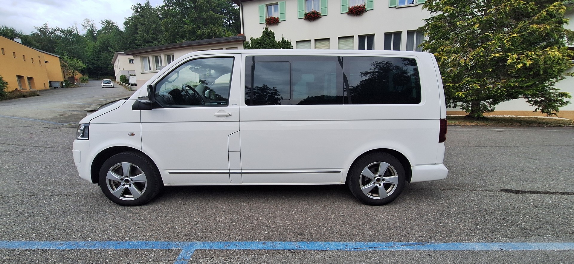 VW T5 Multivan 2.0 Bi-TDI CR Comfortline Cup 4Mot DSG-image-3