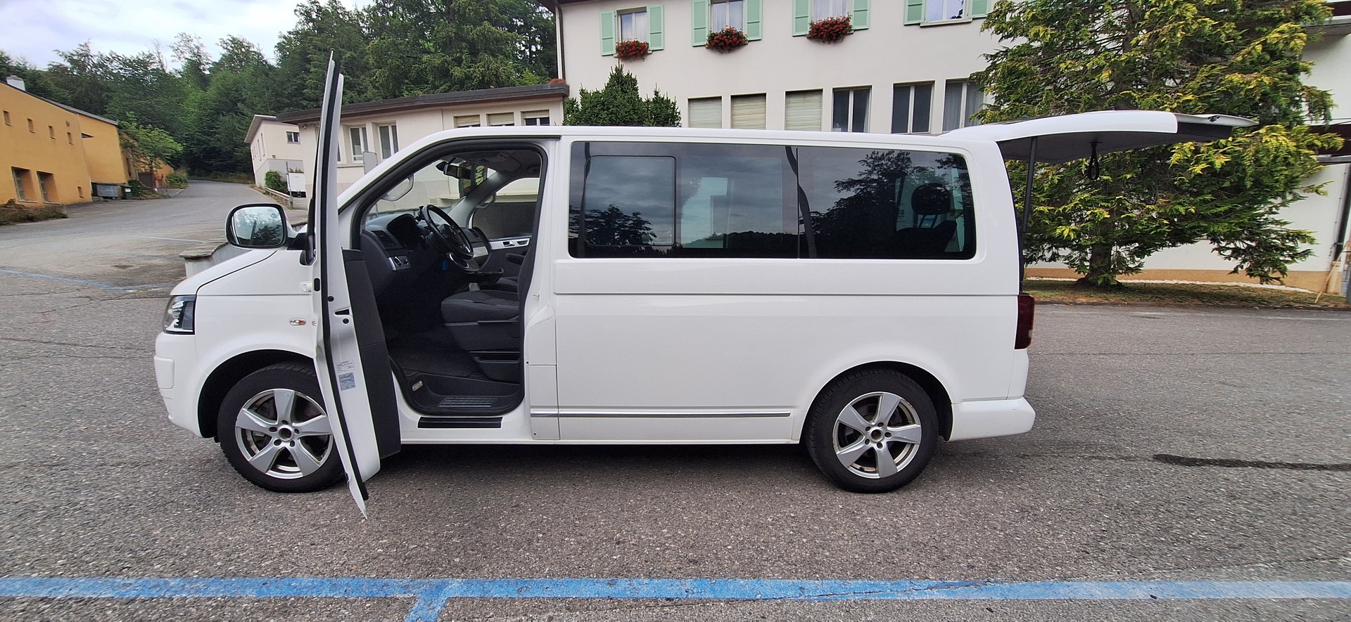 VW T5 Multivan 2.0 Bi-TDI CR Comfortline Cup 4Mot DSG-image-14