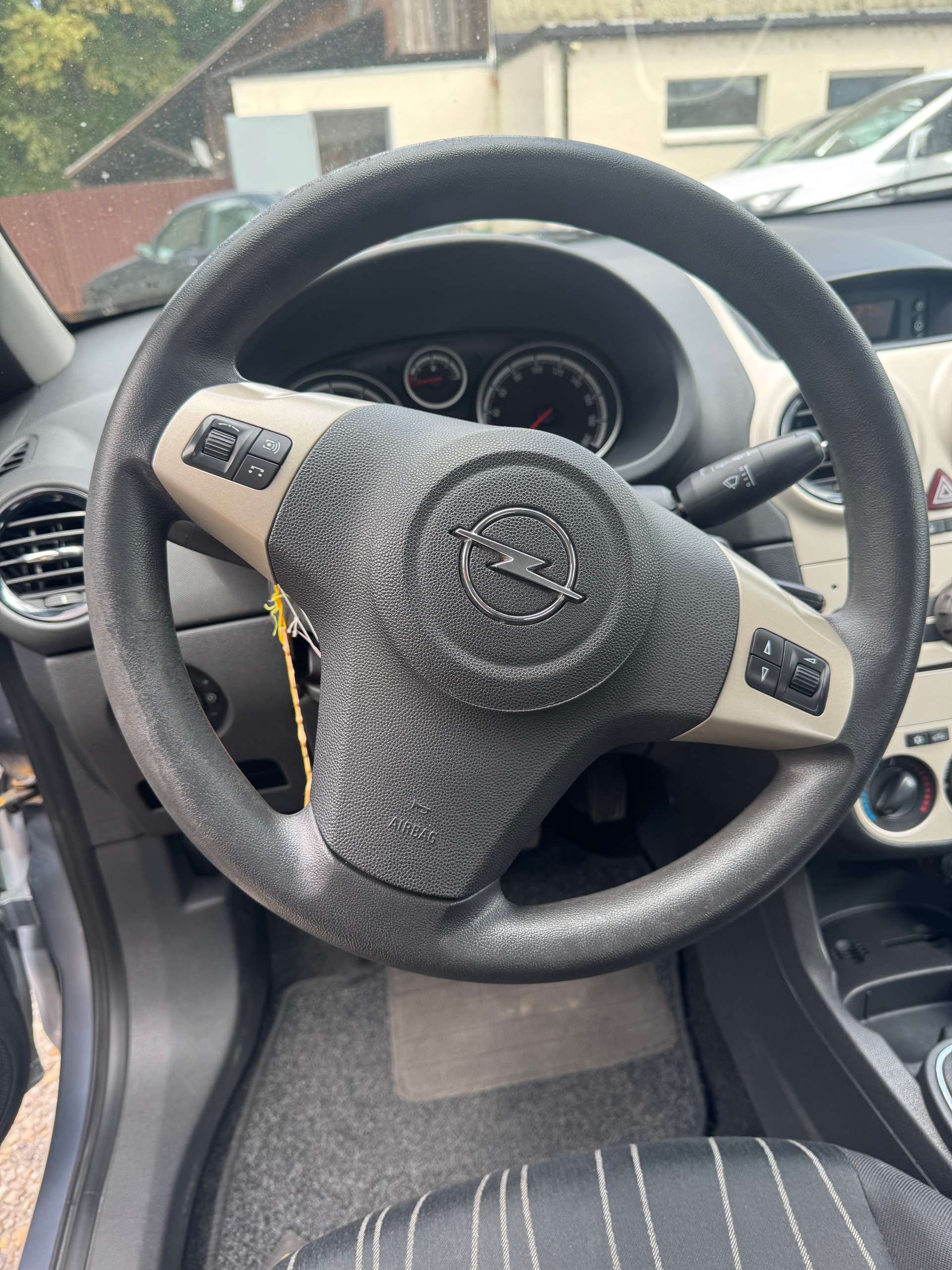 OPEL Corsa 1.4 TP Enjoy-image-8