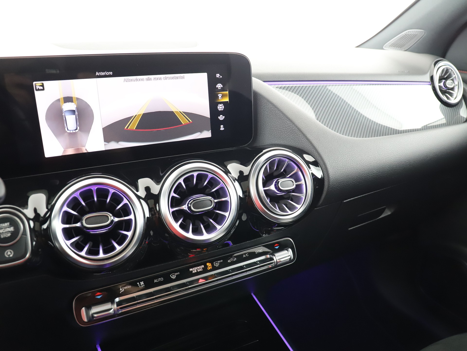 MERCEDES-BENZ GLA 200 4M AMG Line 8G-D-image-13