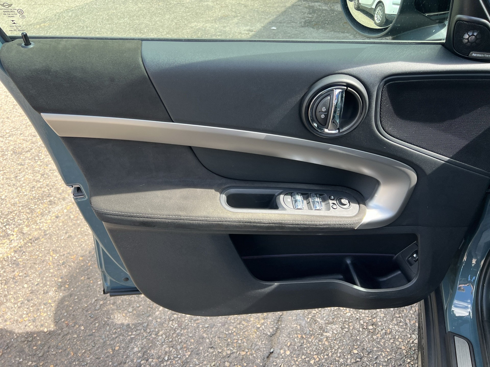 MINI Countryman Cooper SE ALL4 PHEV Steptronic-image-16