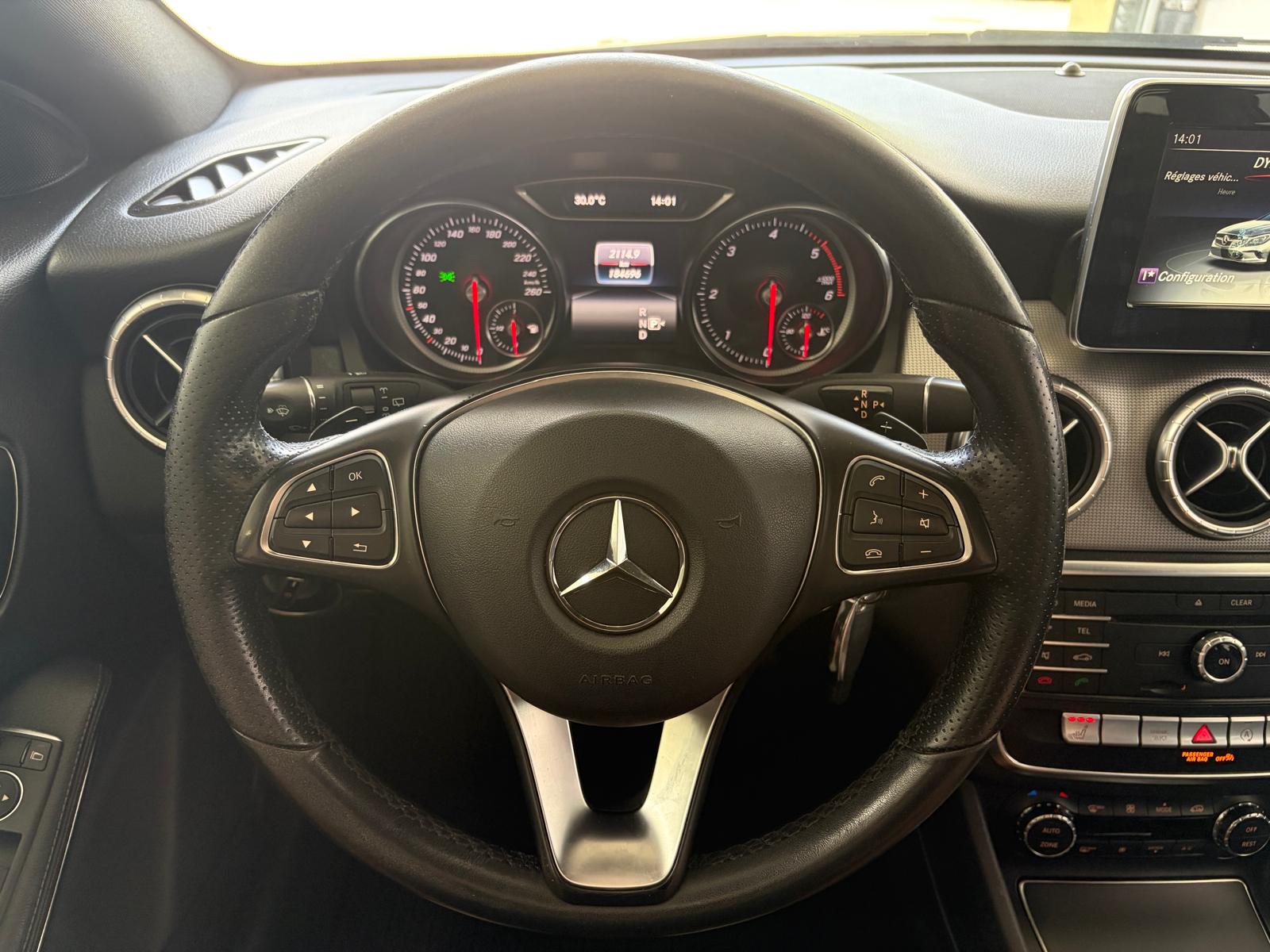 MERCEDES-BENZ CLA Shooting Brake 220 d Urban 4Matic 7G-DCT - Caméra de recul-image-12