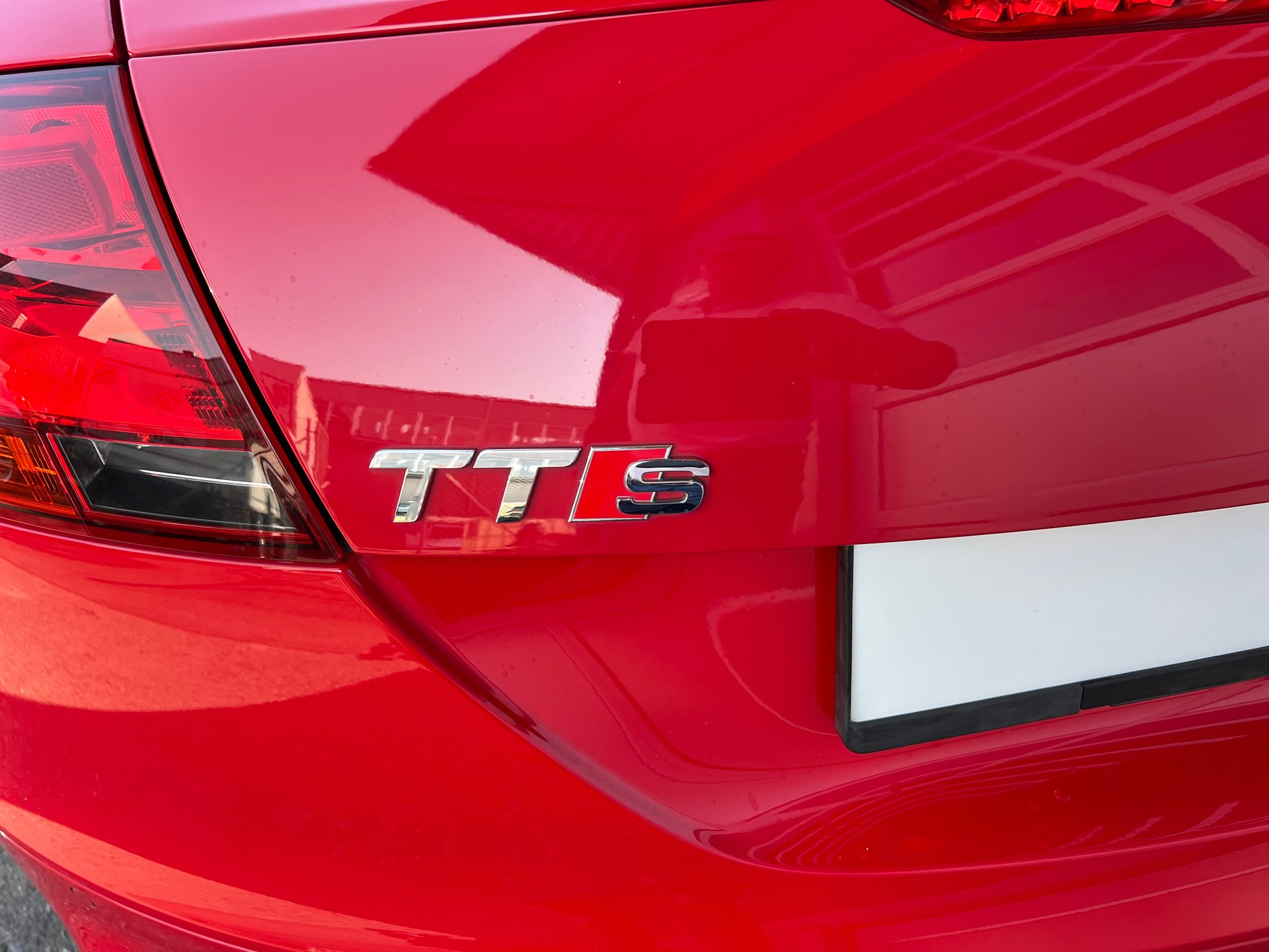 AUDI TTS Coupé 2.0 TFSI S- Line 4x4 S-tronic *** Navi * Leder * 8 fachbereift * mit frisch ab MFK ***-image-6