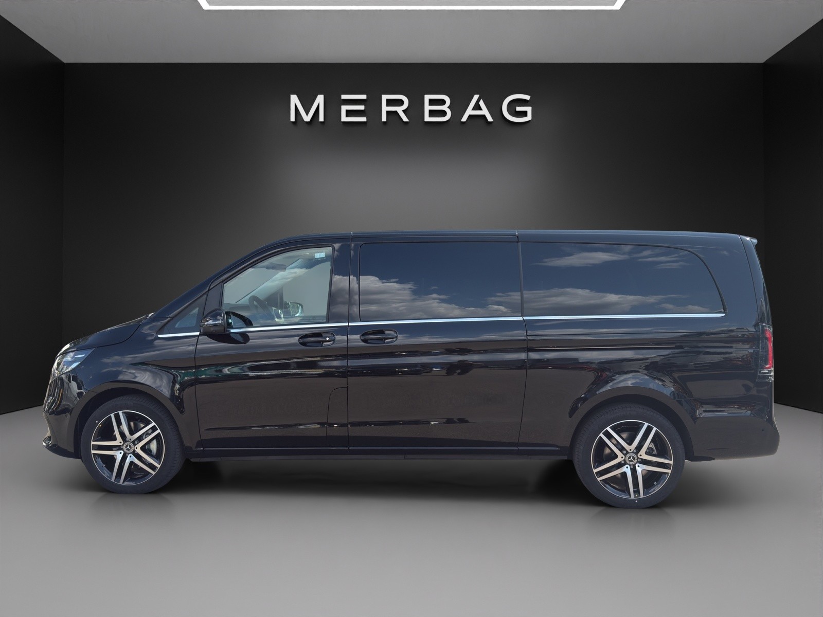 MERCEDES-BENZ V 300 d extralang 4Matic Avantgarde 9G-Tronic-image-4