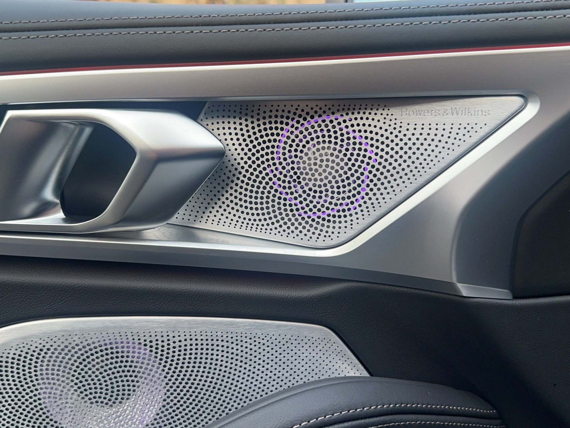 BMW M850i xDrive (CH) Individual Carbon-image-24