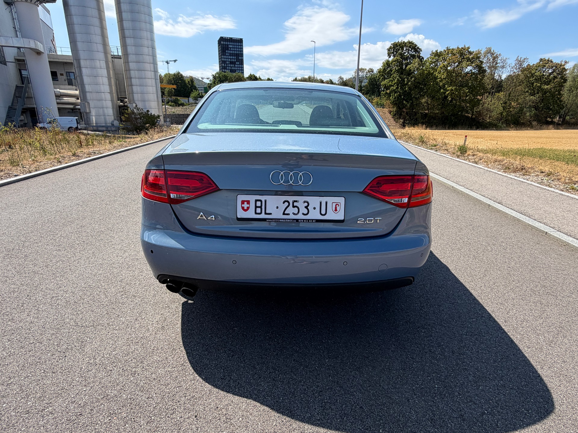AUDI A4 Limousine 2.0 TFSI quattro S-tronic-image-6