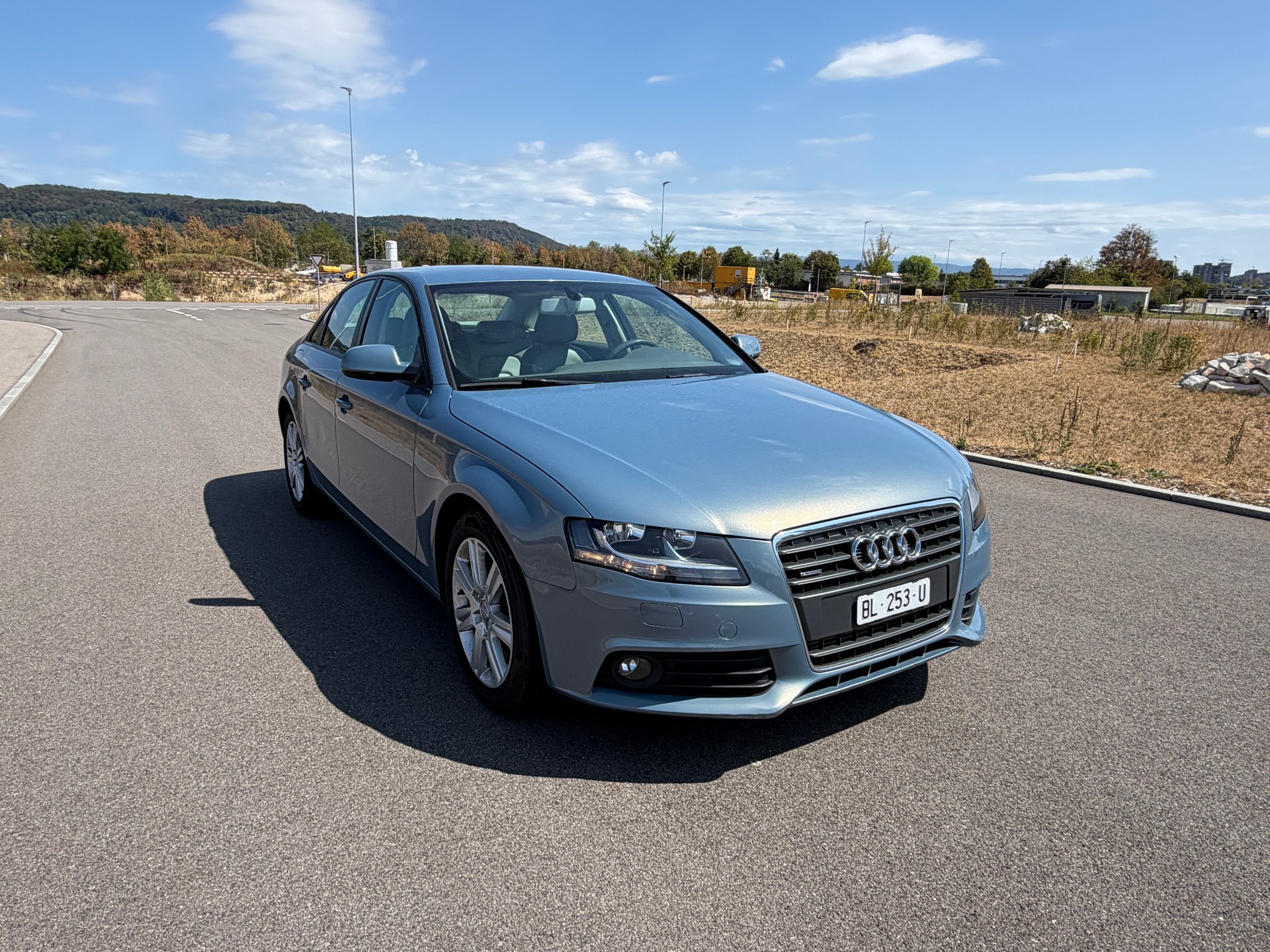 AUDI A4 Limousine 2.0 TFSI quattro S-tronic-image-5
