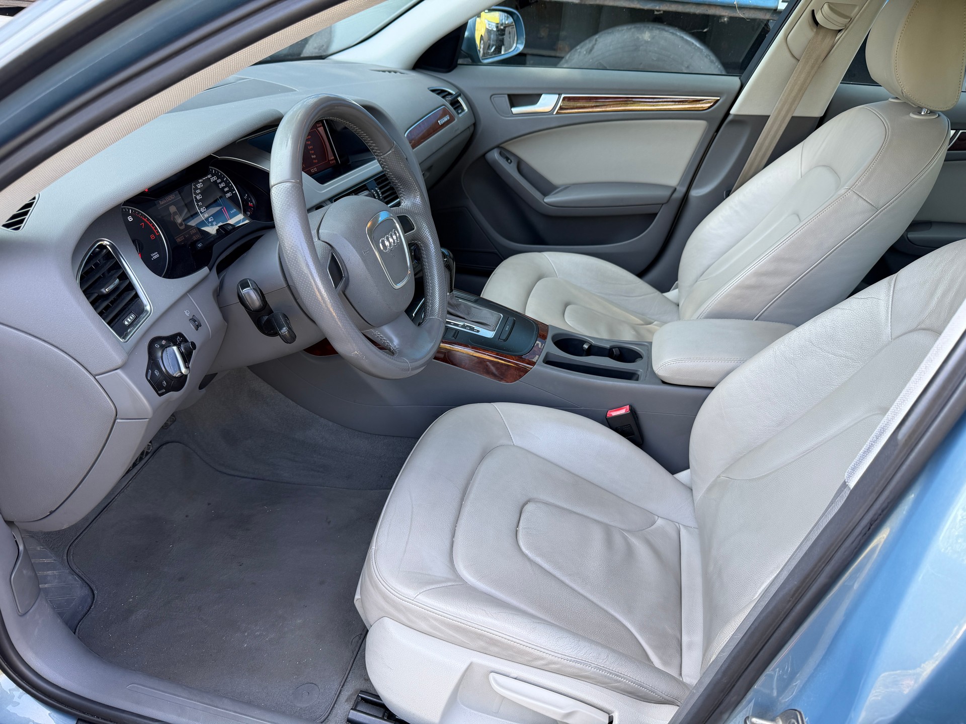 AUDI A4 Limousine 2.0 TFSI quattro S-tronic-image-12