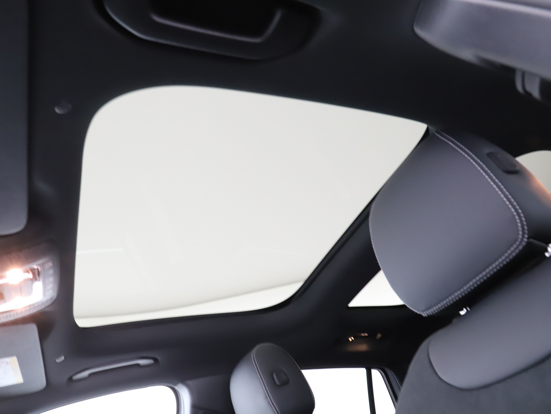 MERCEDES-BENZ GLA 220d 4M Swiss Star-image-12