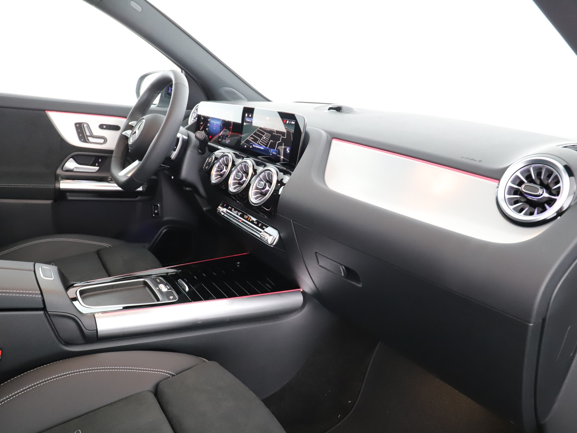 MERCEDES-BENZ GLA 220d 4M Swiss Star-image-11