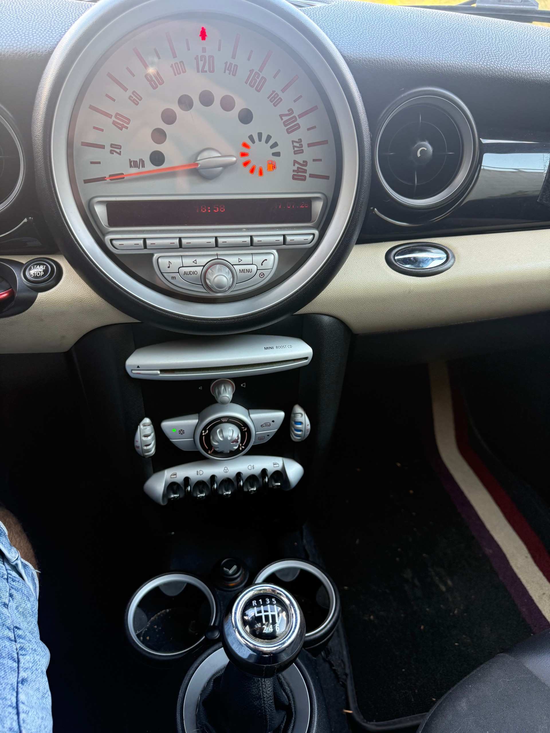 MINI Cooper-image-9